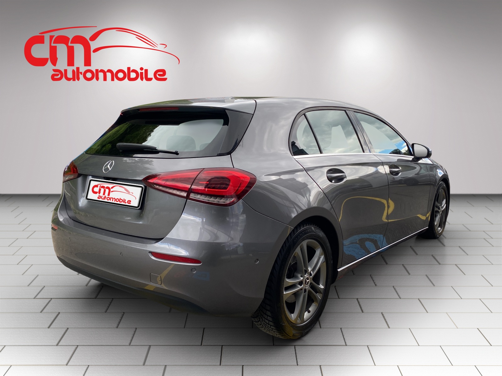 MERCEDES-BENZ A 180-showroom-element-2