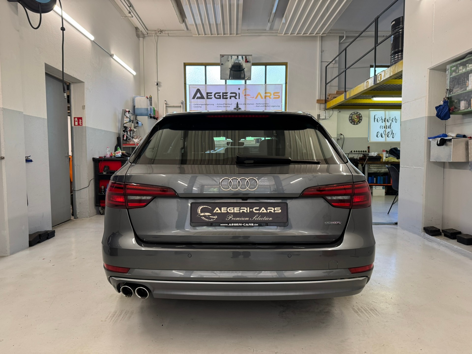 AUDI A4 Avant 2.0 TDI Design quattro S-tronic-image-4