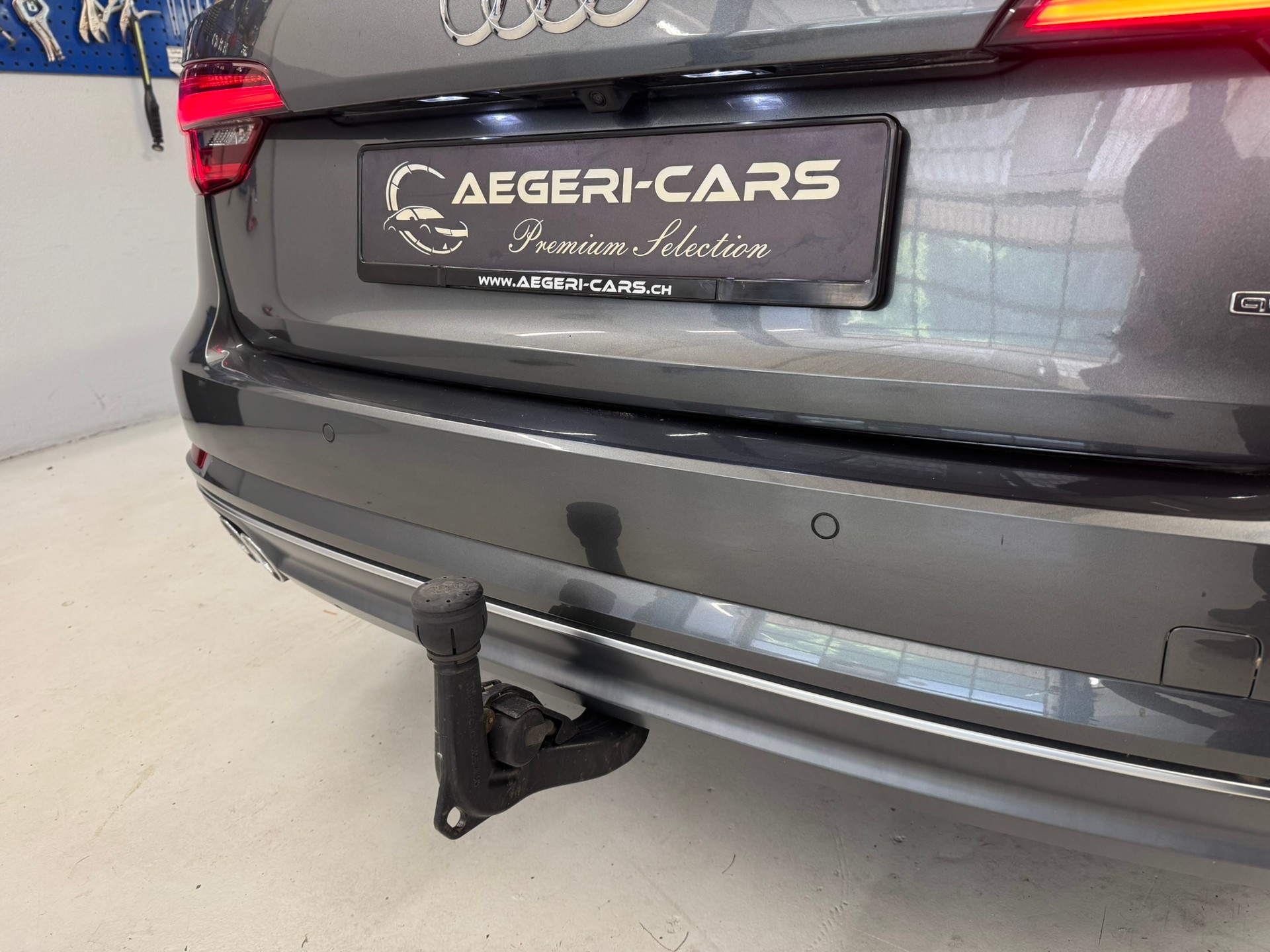 AUDI A4 Avant 2.0 TDI Design quattro S-tronic-image-21