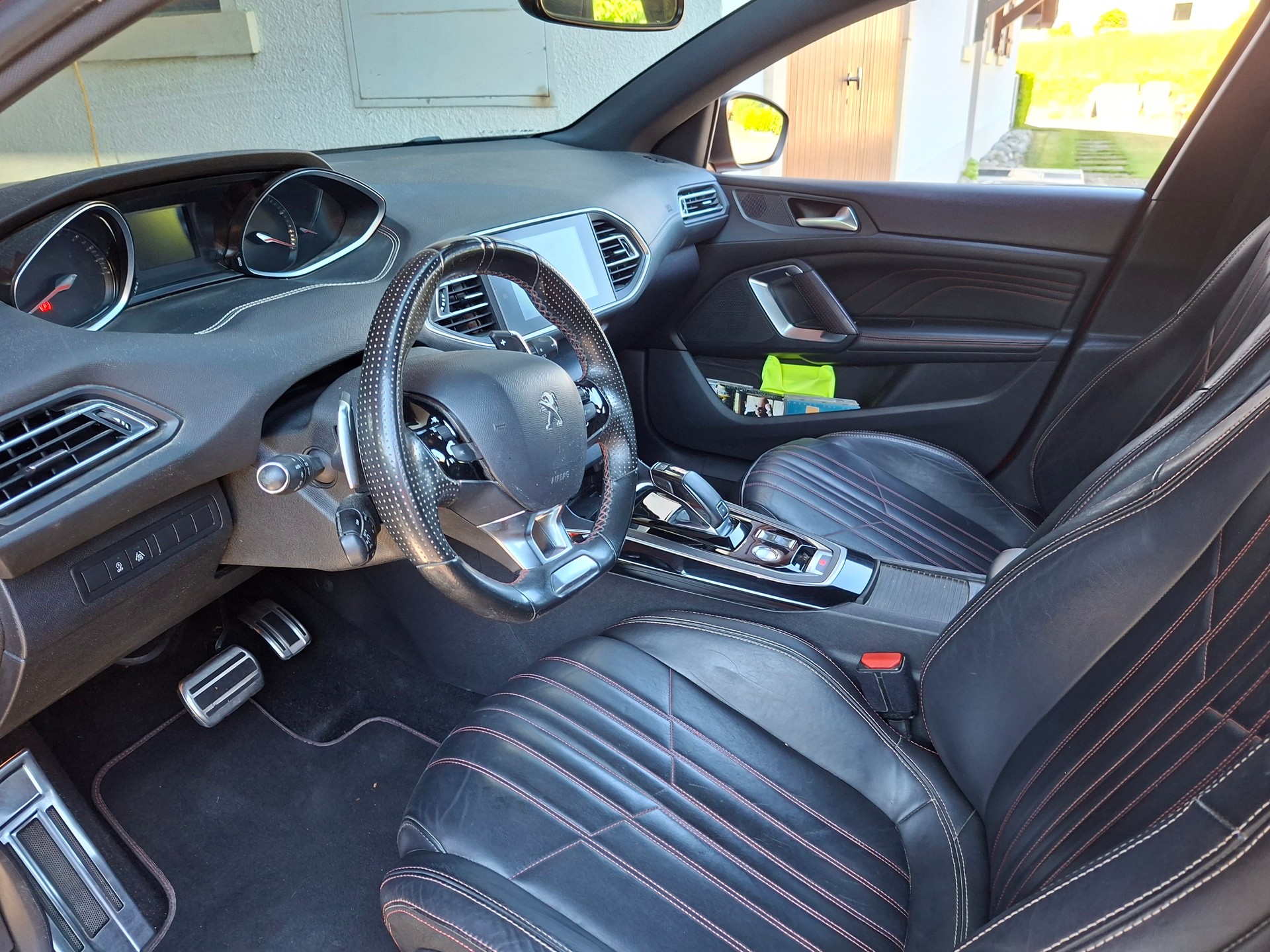 PEUGEOT 1.2 PureTech 130 GT Line S/S-image-3