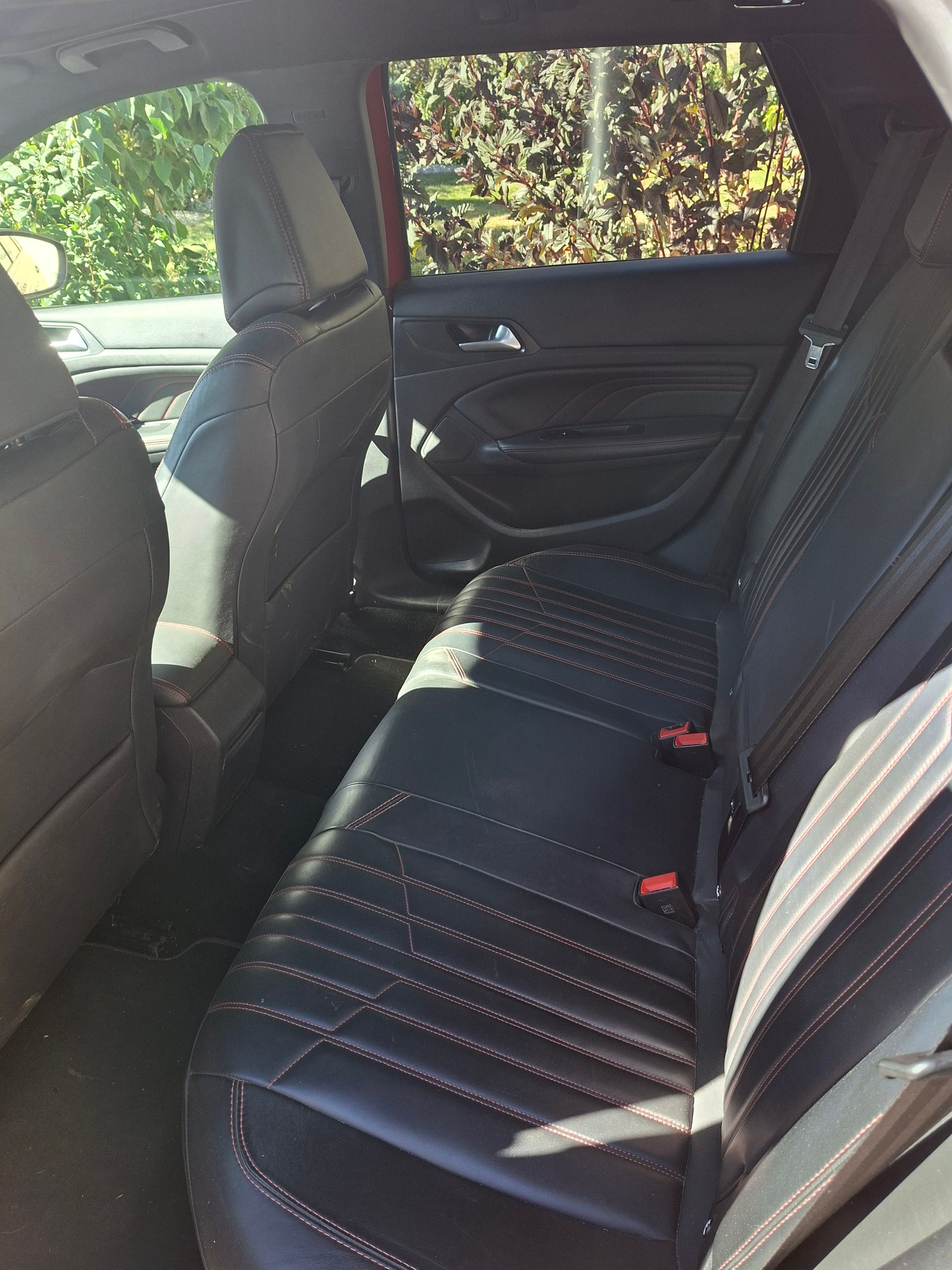 PEUGEOT 1.2 PureTech 130 GT Line S/S-image-4