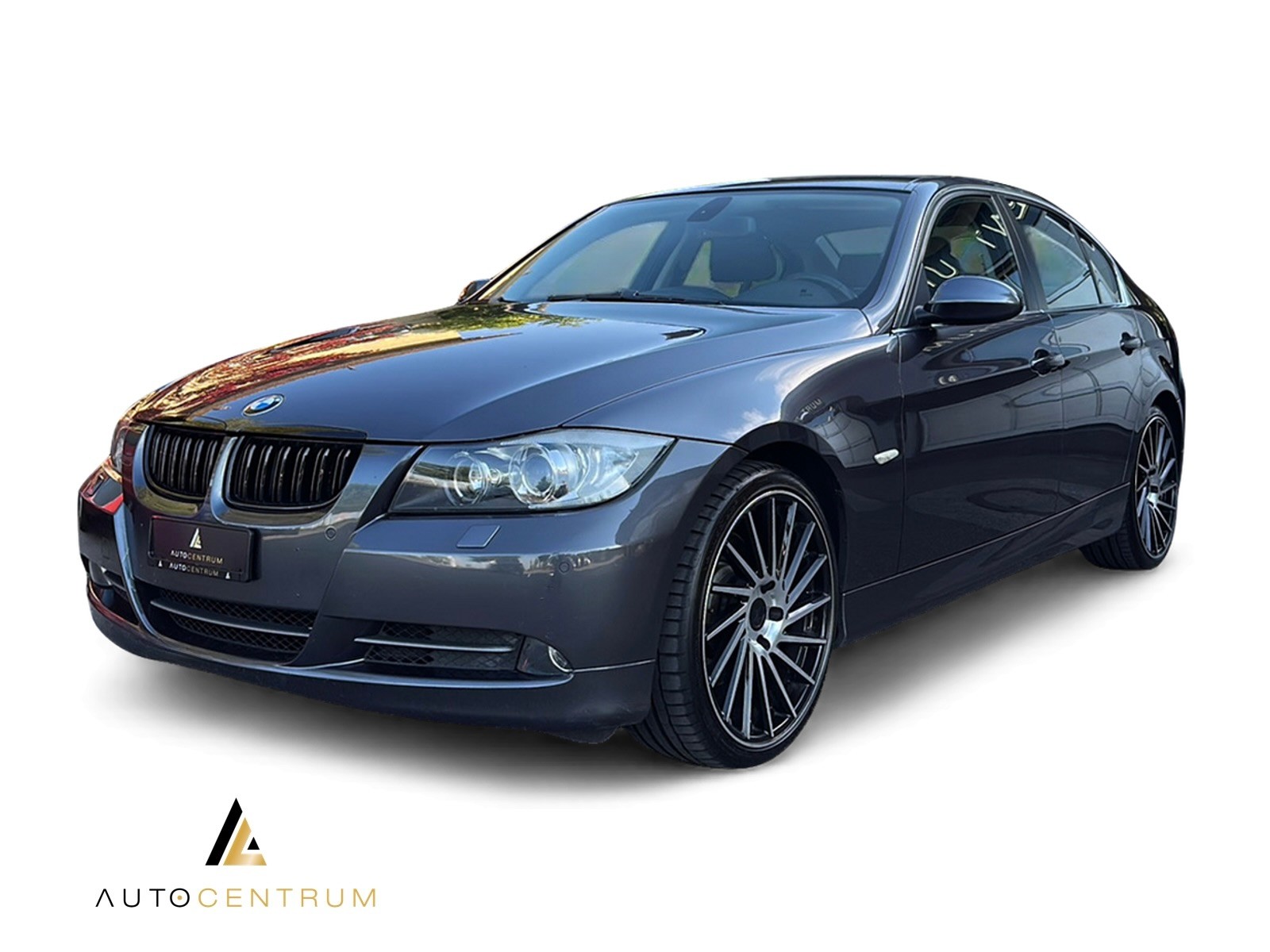 BMW 330i-image-0