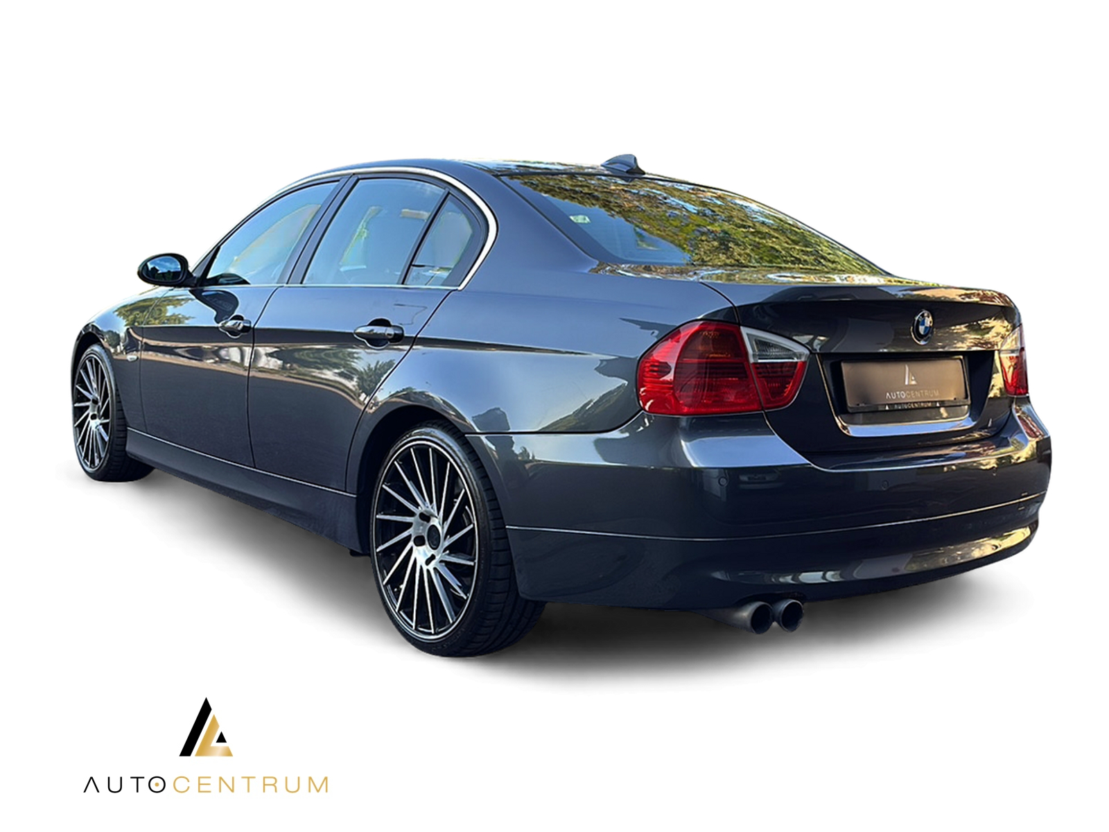 BMW 330i-image-4