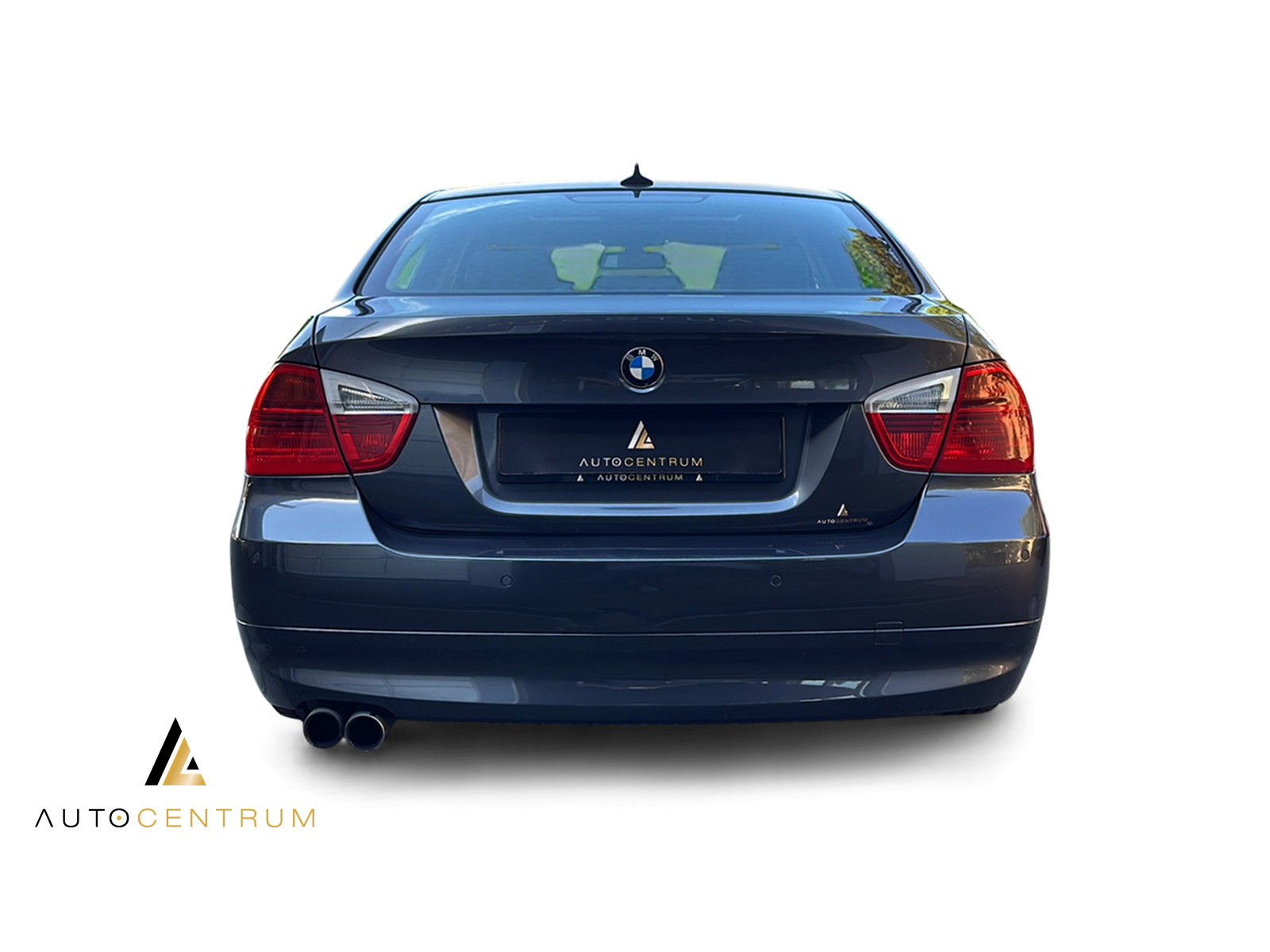 BMW 330i-image-6