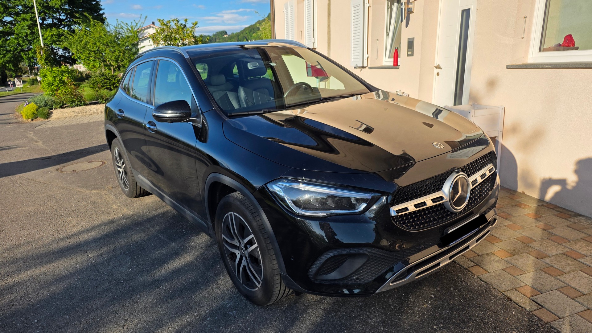 MERCEDES-BENZ GLA 200 Progressive-image-0