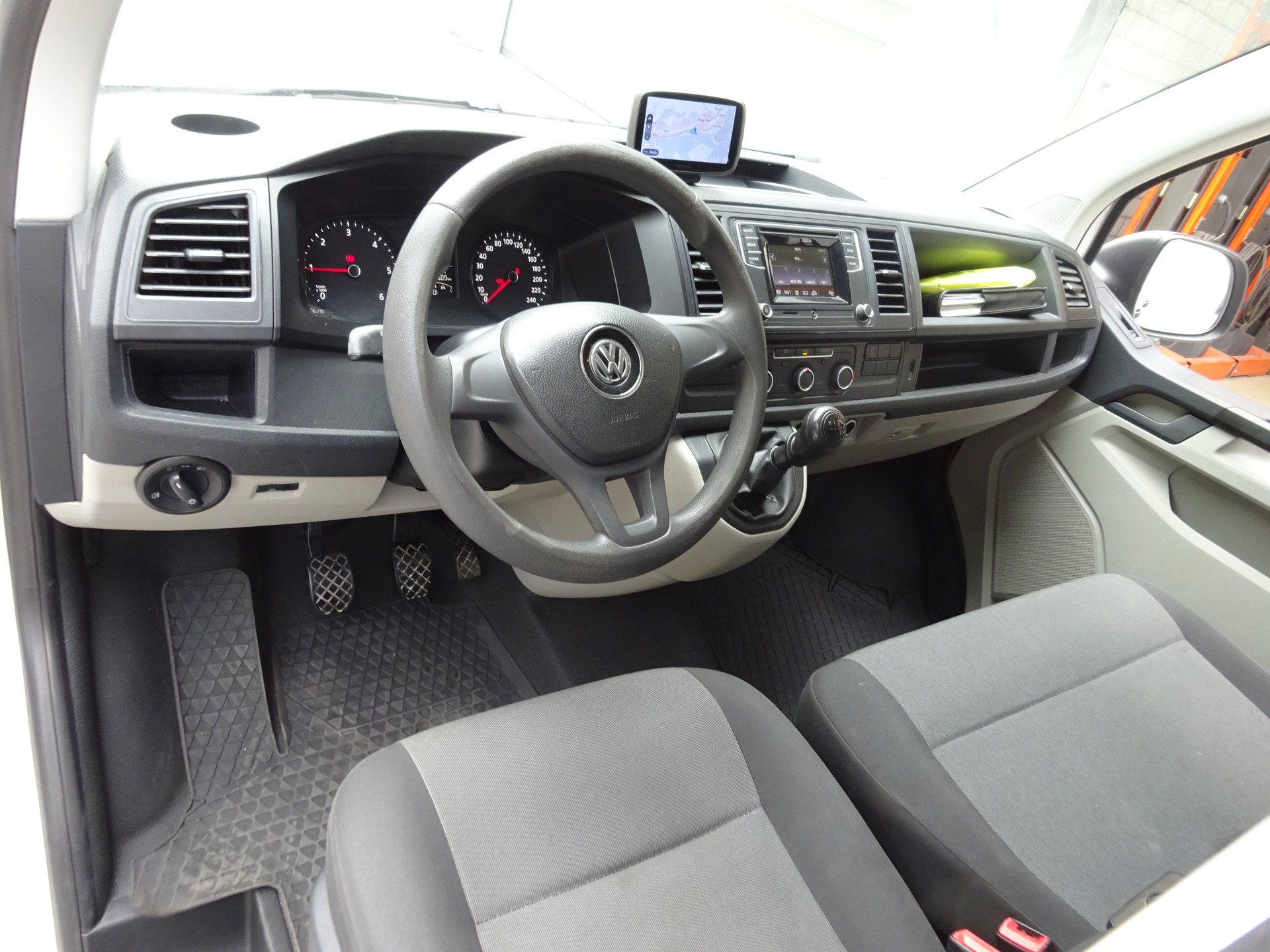 VW T6 2.0 TDI 4Motion-image-10