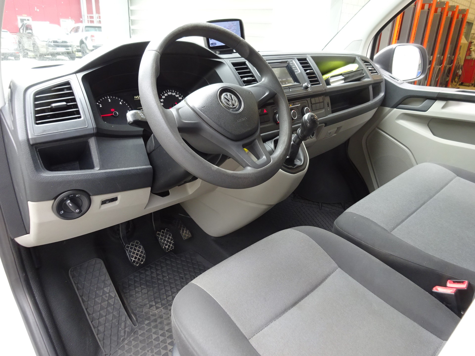 VW T6 2.0 TDI 4Motion-image-11