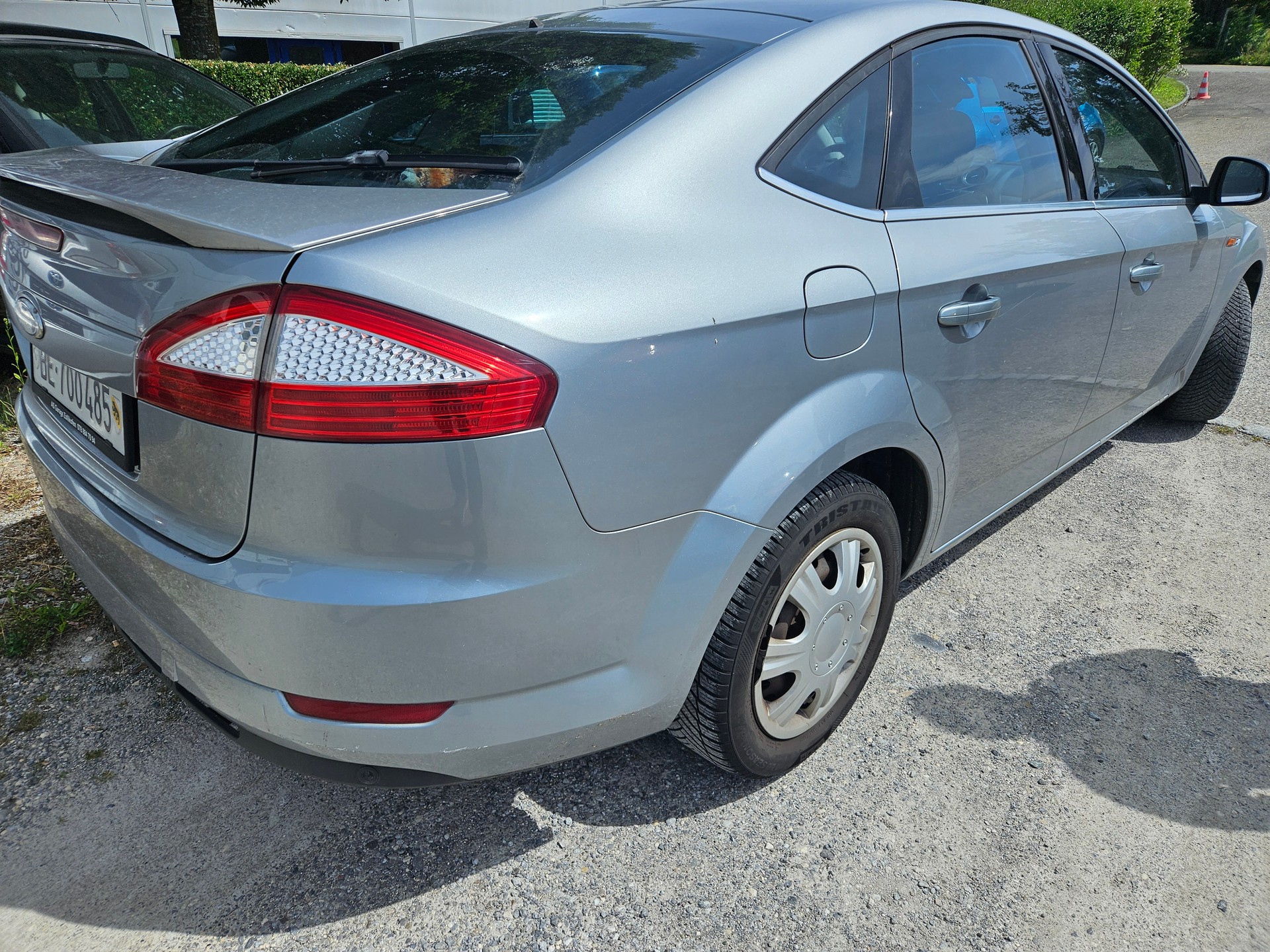FORD Mondeo 2.0i 16V Titanium Executive-image-4