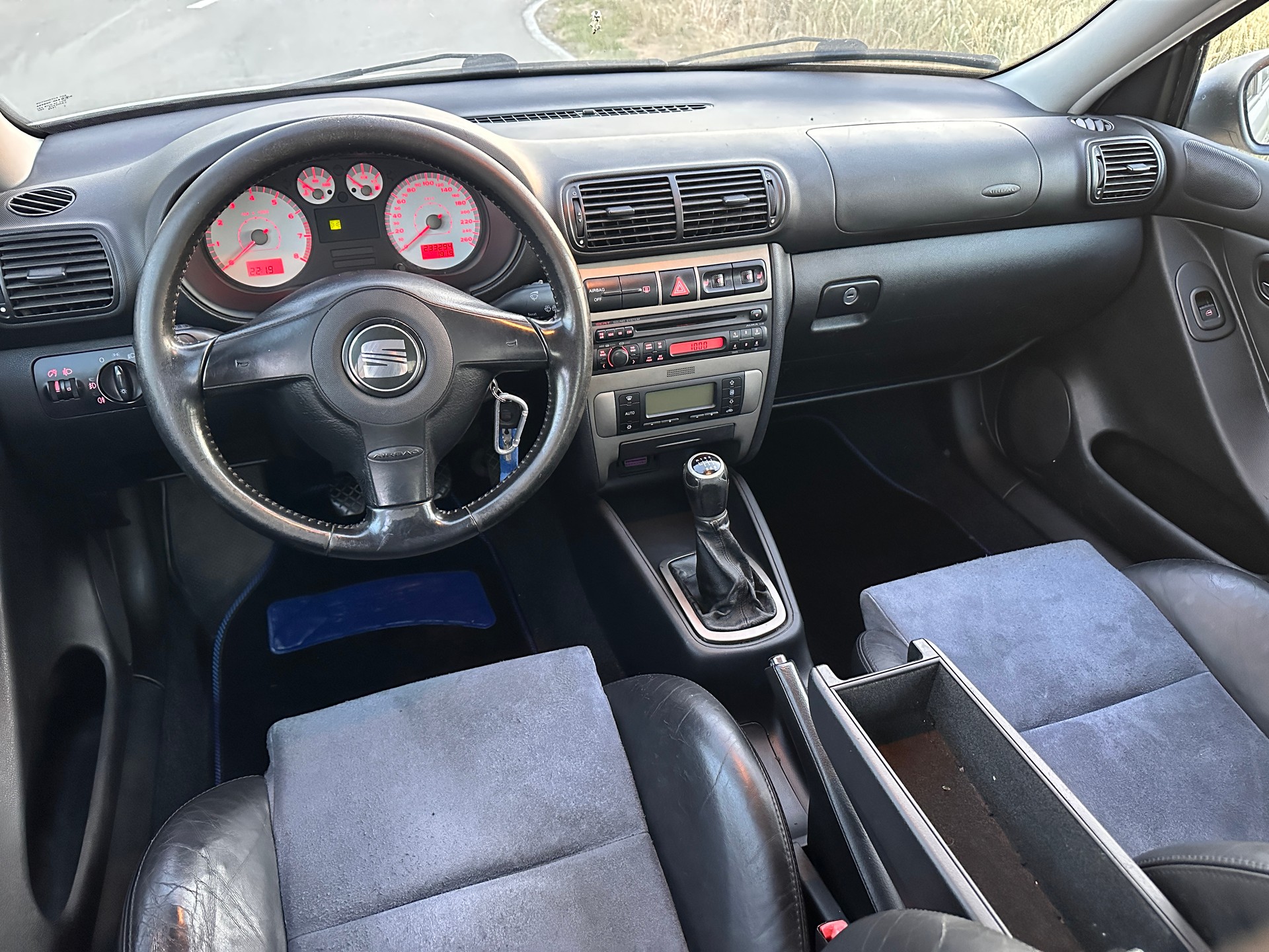 SEAT Leon 1.8 T Top Sport-image-1