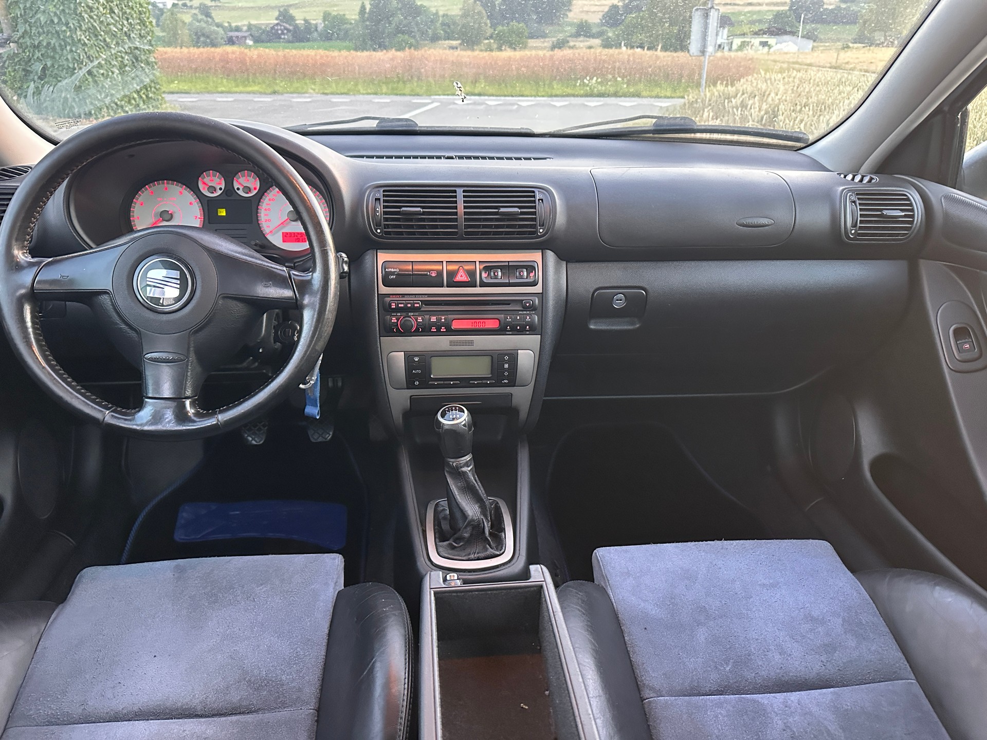 SEAT Leon 1.8 T Top Sport-image-11