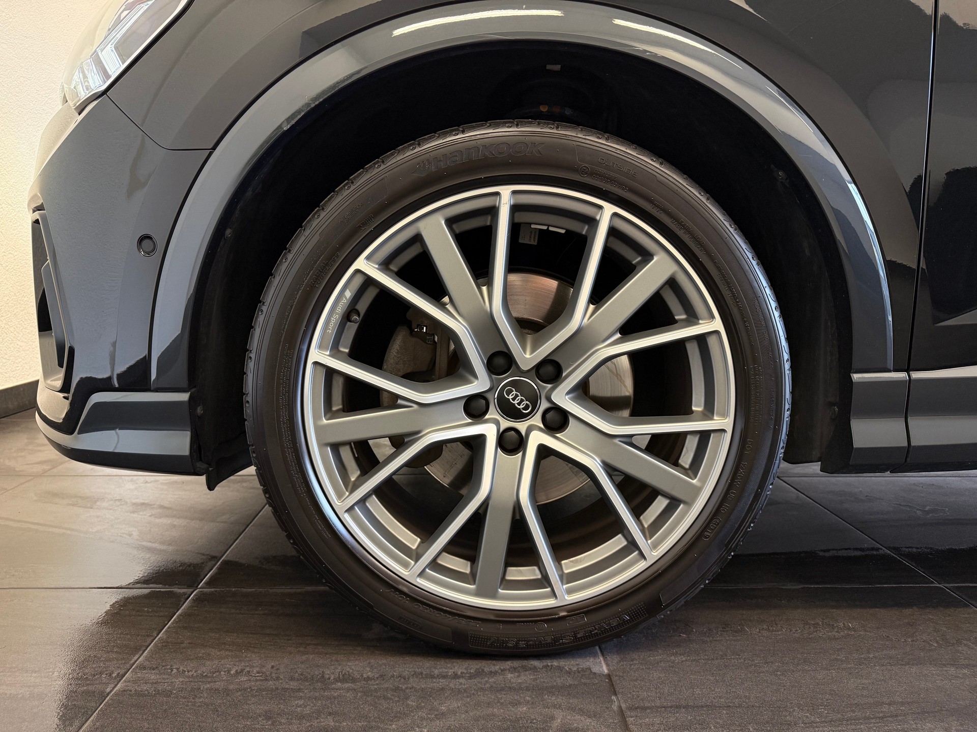 AUDI Q3 Sportback 45 TFSI S line quattro S-tronic-image-4