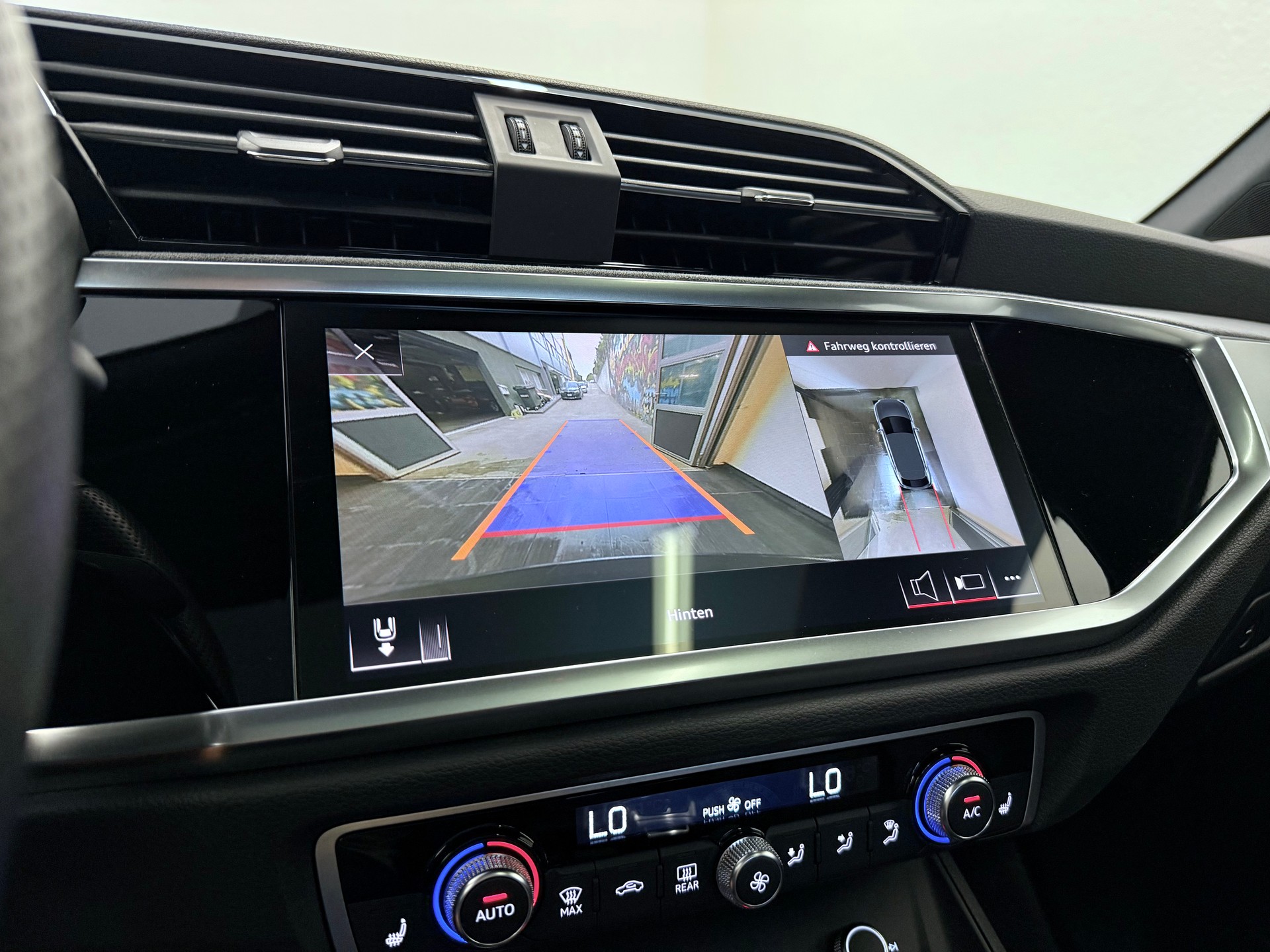 AUDI Q3 Sportback 45 TFSI S line quattro S-tronic-image-17