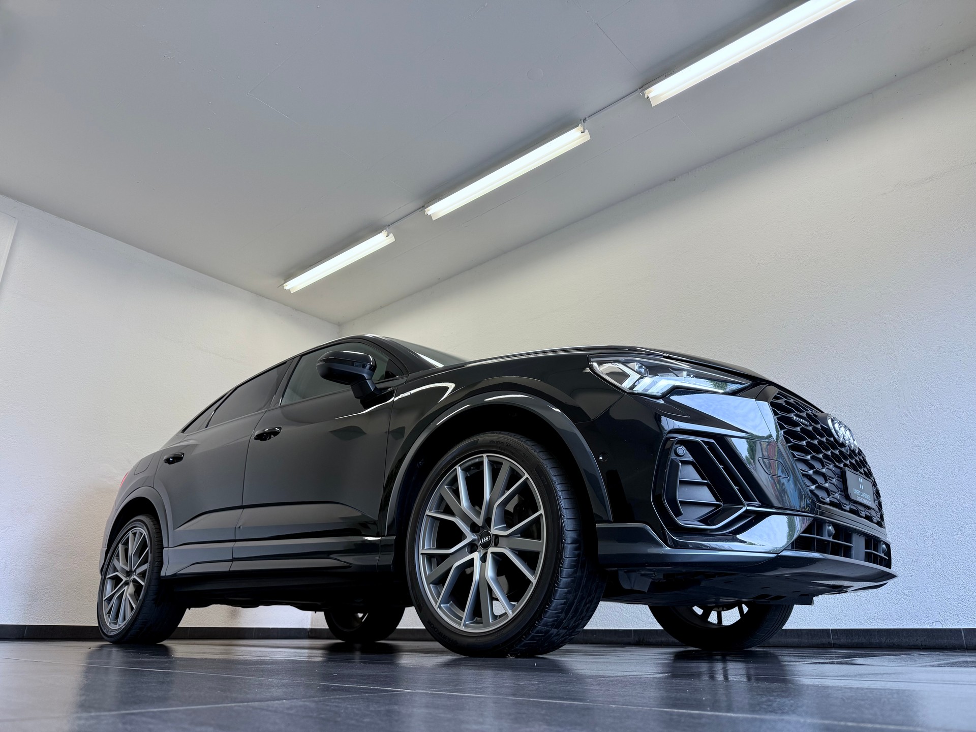 AUDI Q3 Sportback 45 TFSI S line quattro S-tronic-image-1