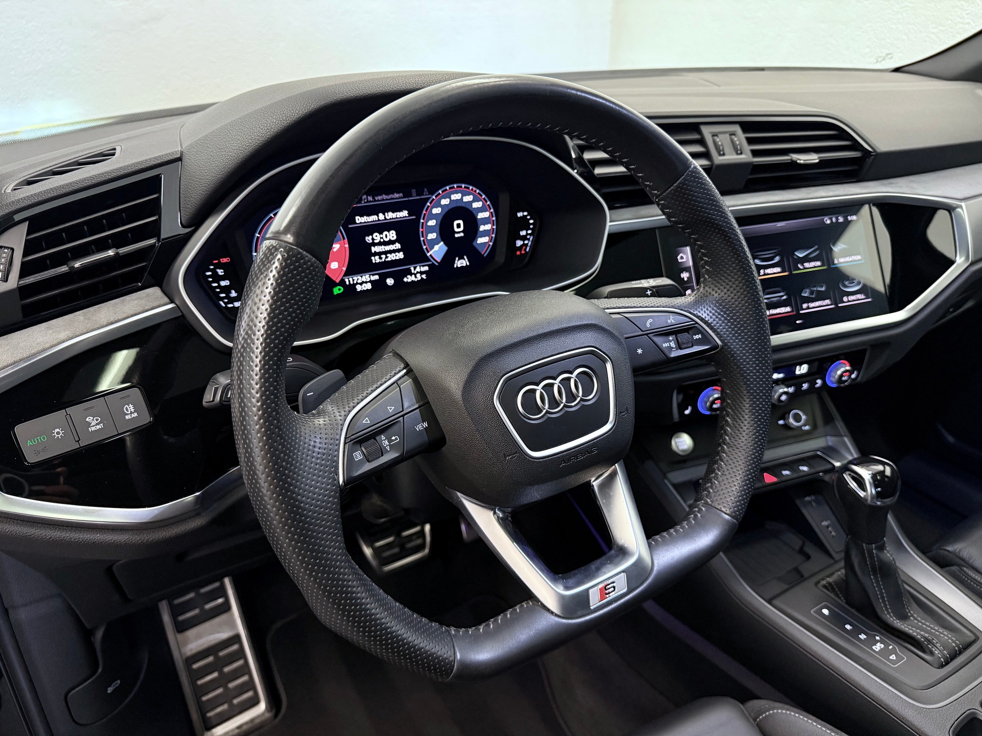 AUDI Q3 Sportback 45 TFSI S line quattro S-tronic-image-13