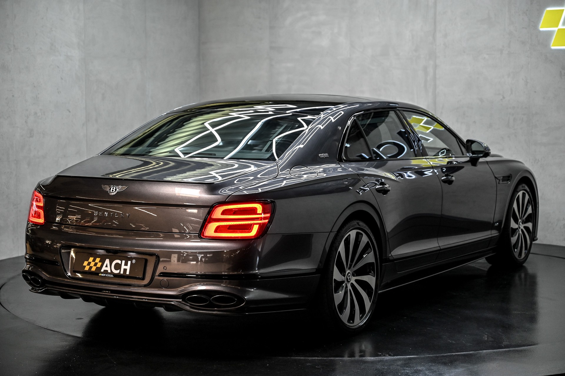 BENTLEY Flying Spur 4.0 V8 First Edition-image-8