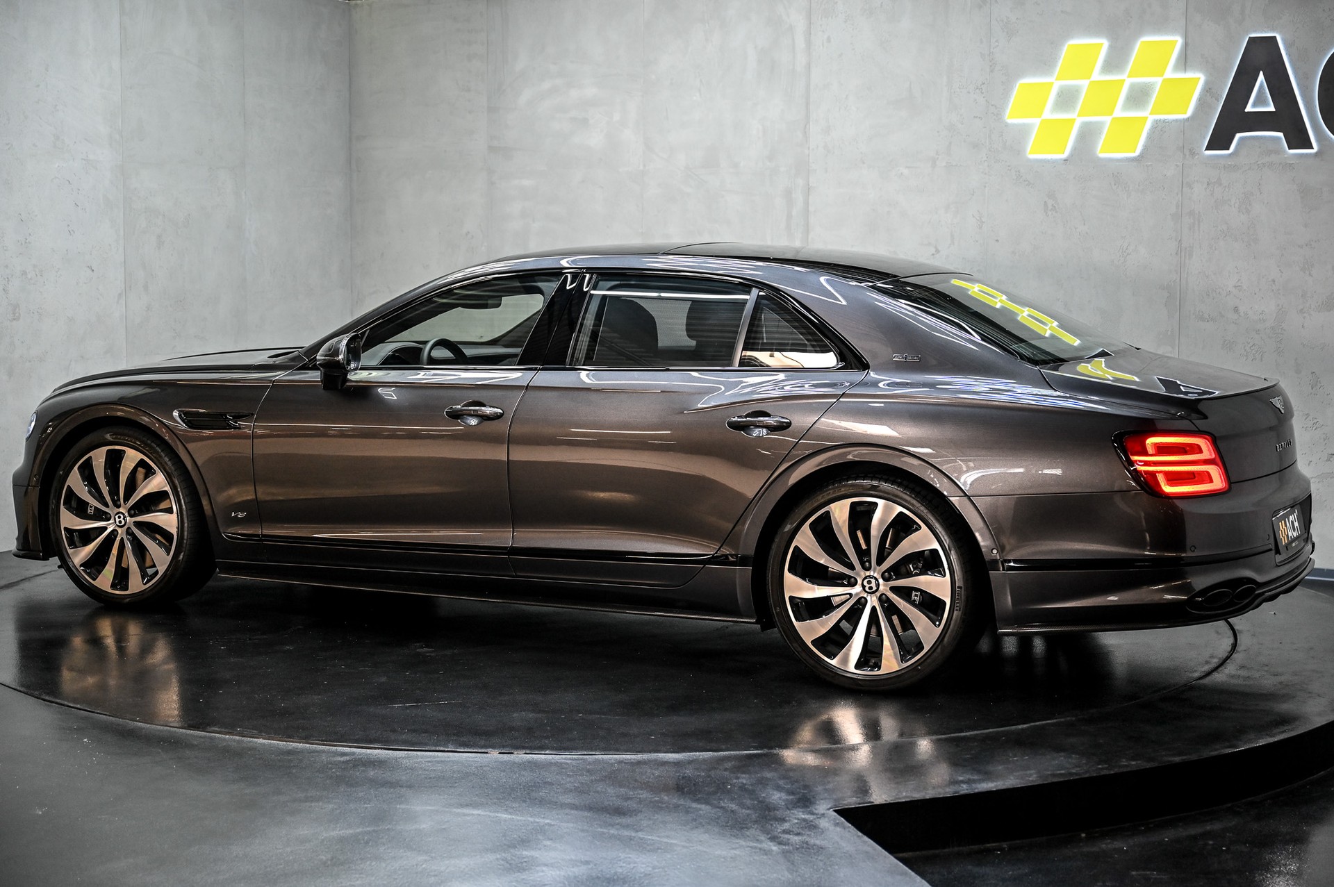 BENTLEY Flying Spur 4.0 V8 First Edition-image-5