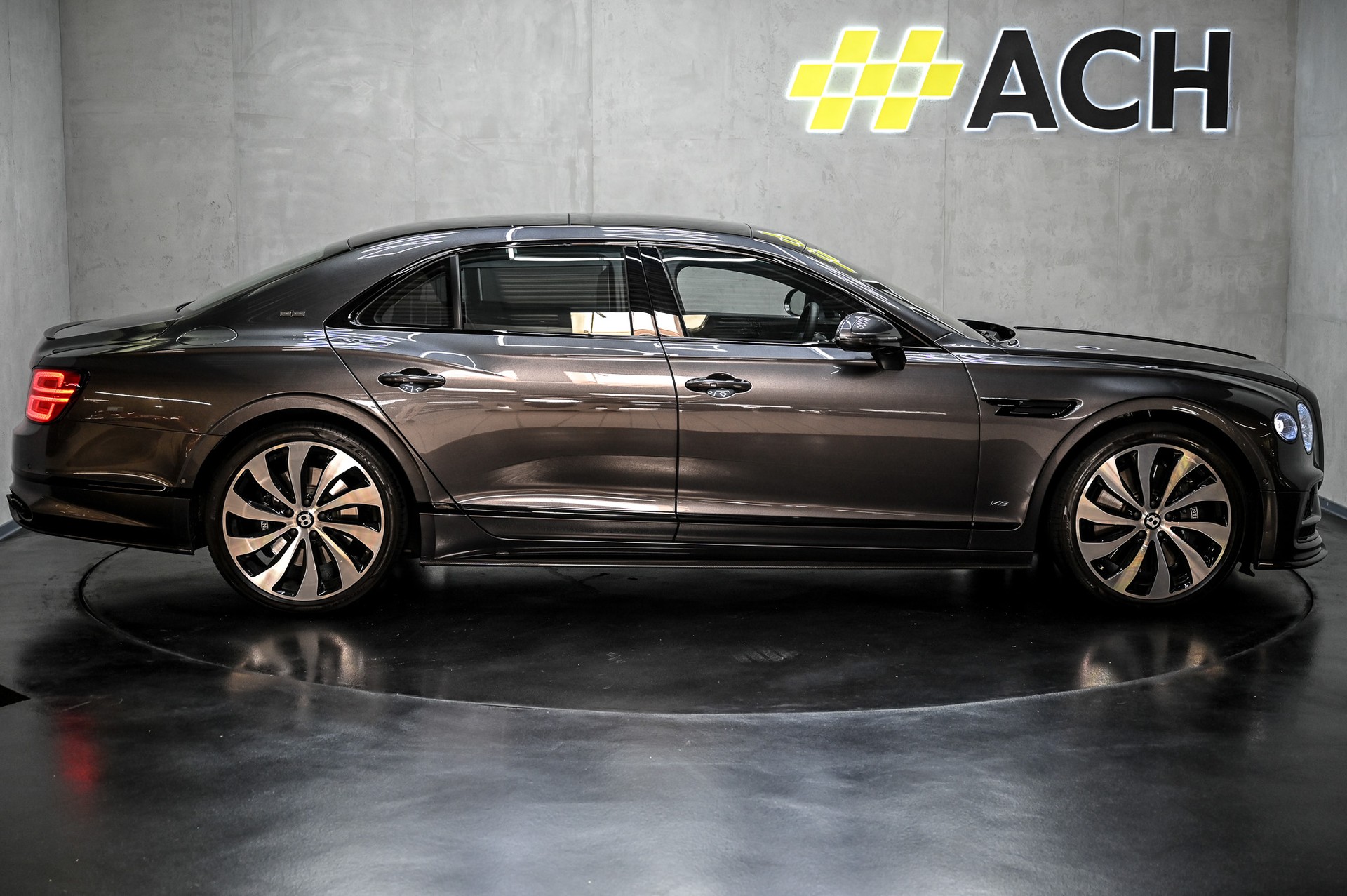 BENTLEY Flying Spur 4.0 V8 First Edition-image-10