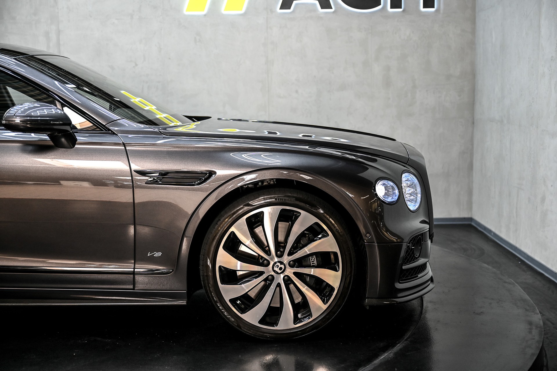 BENTLEY Flying Spur 4.0 V8 First Edition-image-12
