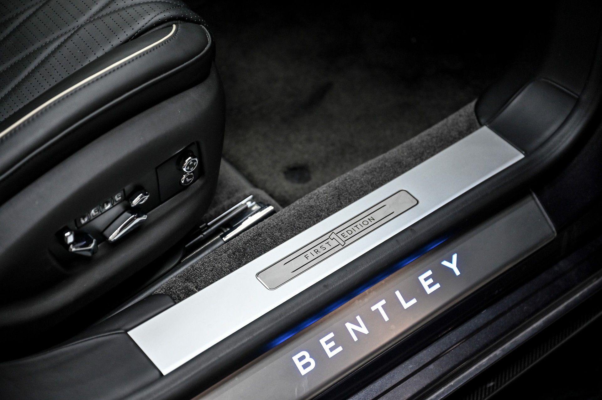 BENTLEY Flying Spur 4.0 V8 First Edition-image-35
