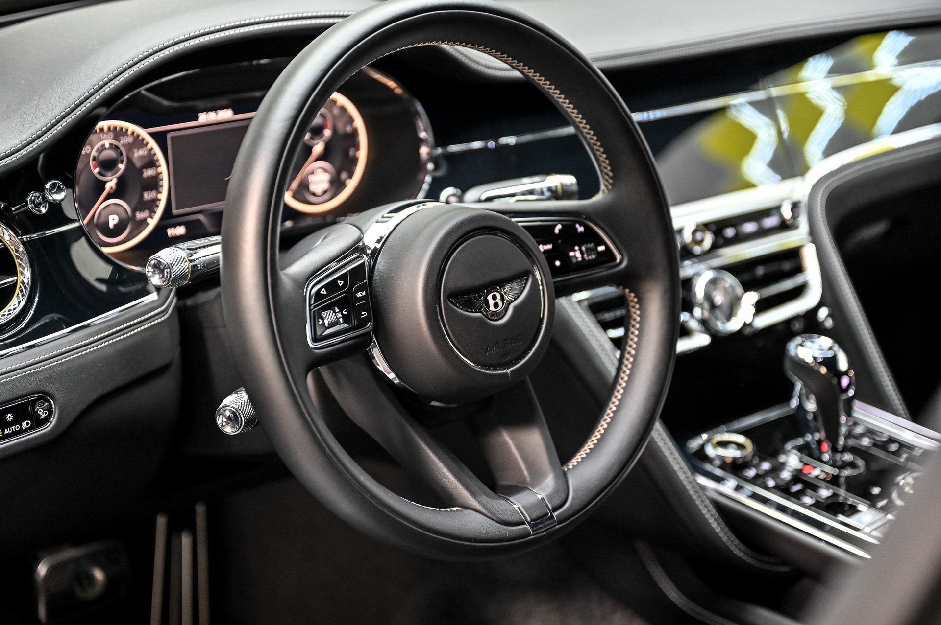 BENTLEY Flying Spur 4.0 V8 First Edition-image-18