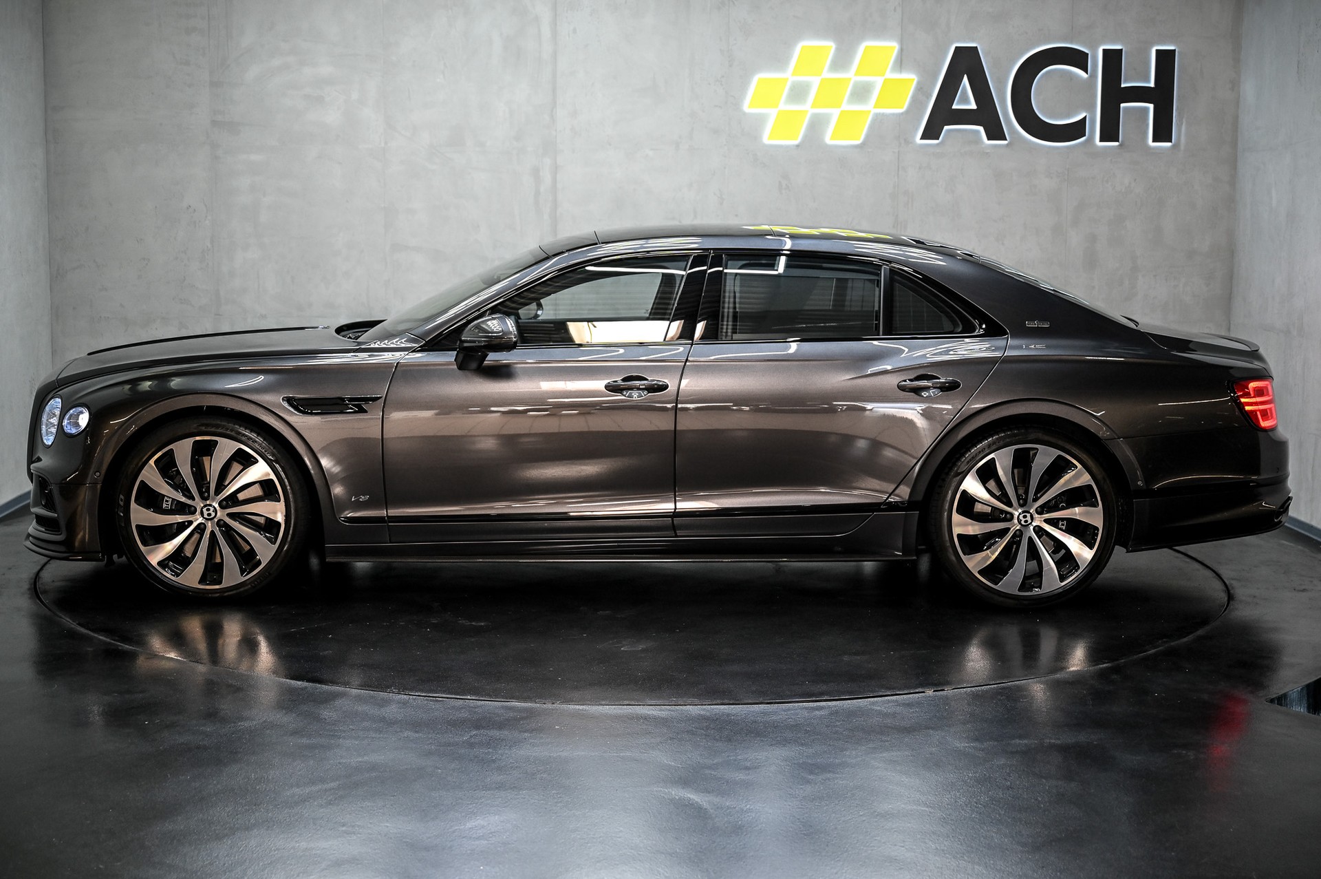 BENTLEY Flying Spur 4.0 V8 First Edition-image-4