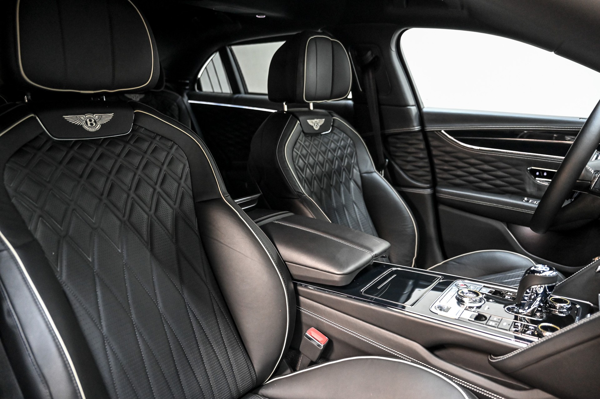 BENTLEY Flying Spur 4.0 V8 First Edition-image-25