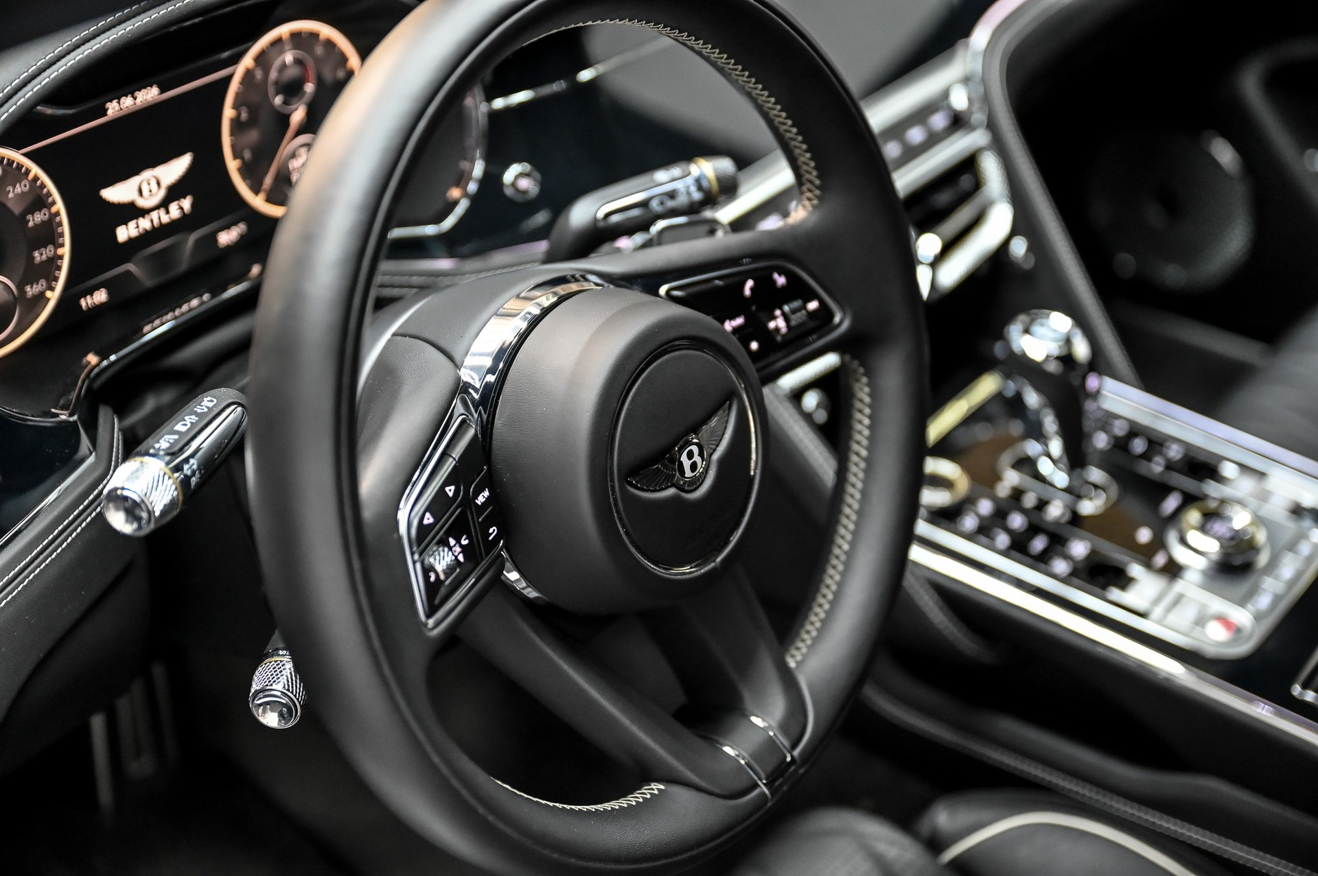 BENTLEY Flying Spur 4.0 V8 First Edition-image-17