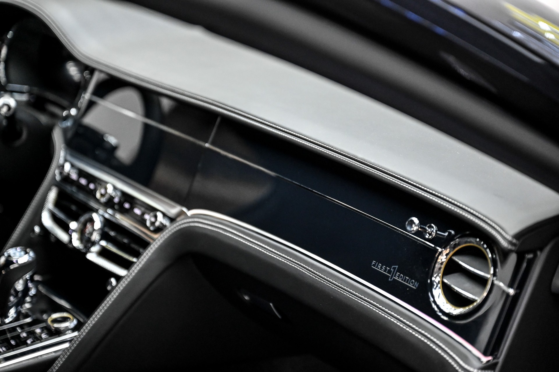 BENTLEY Flying Spur 4.0 V8 First Edition-image-34