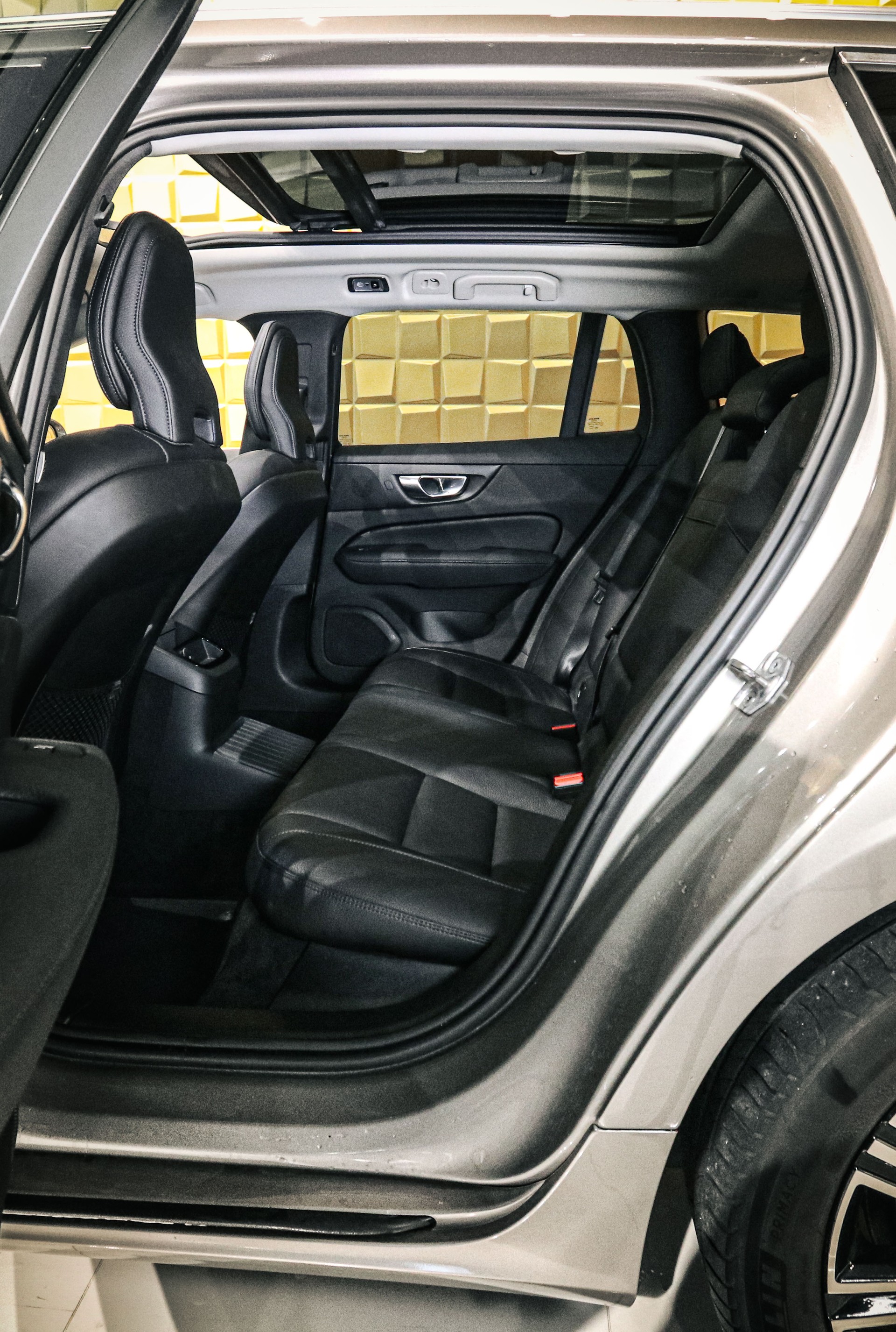 VOLVO V60 T6 eAWD Twin Engine Inscription Geartronic-image-11