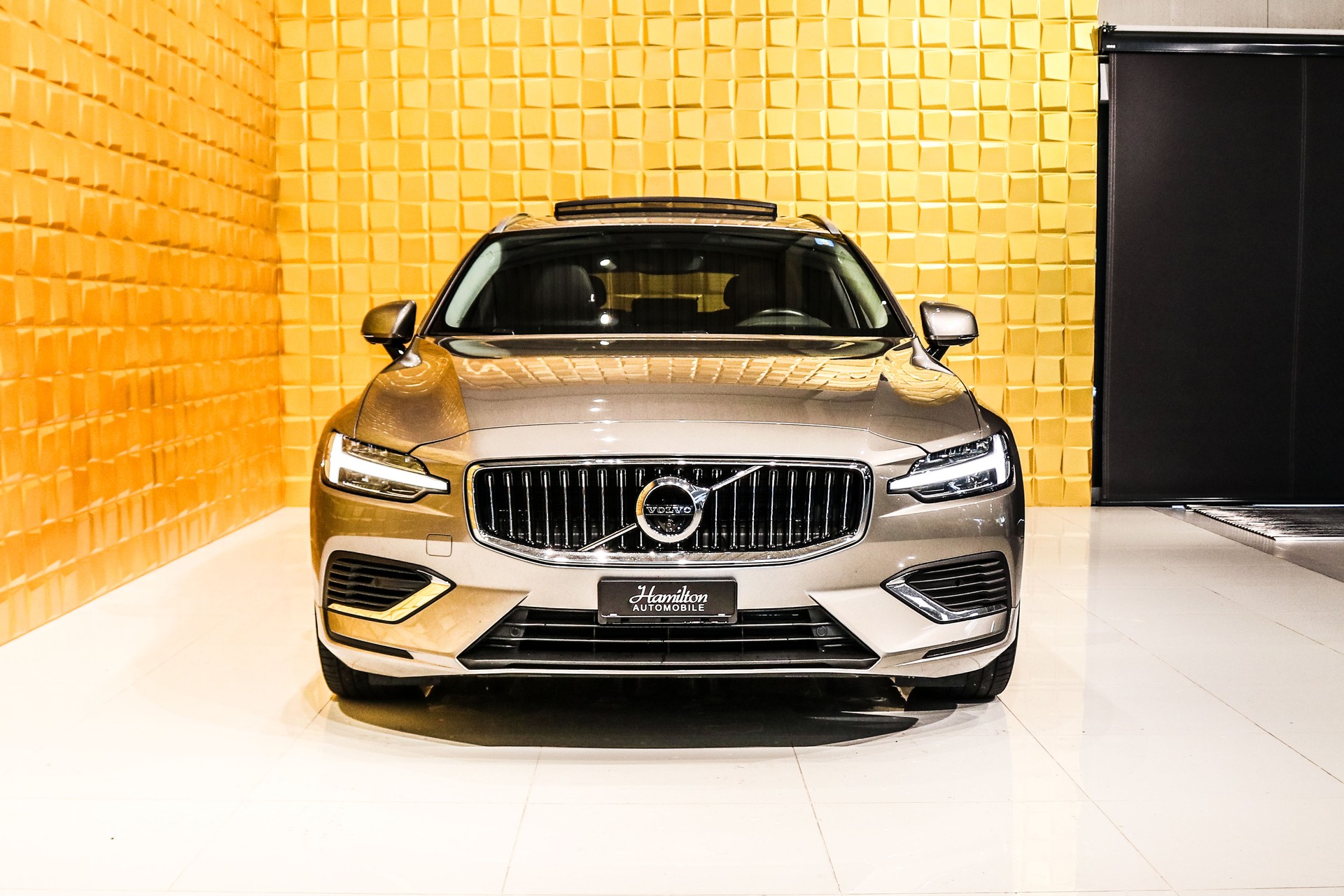 VOLVO V60 T6 eAWD Twin Engine Inscription Geartronic-showroom-element-2