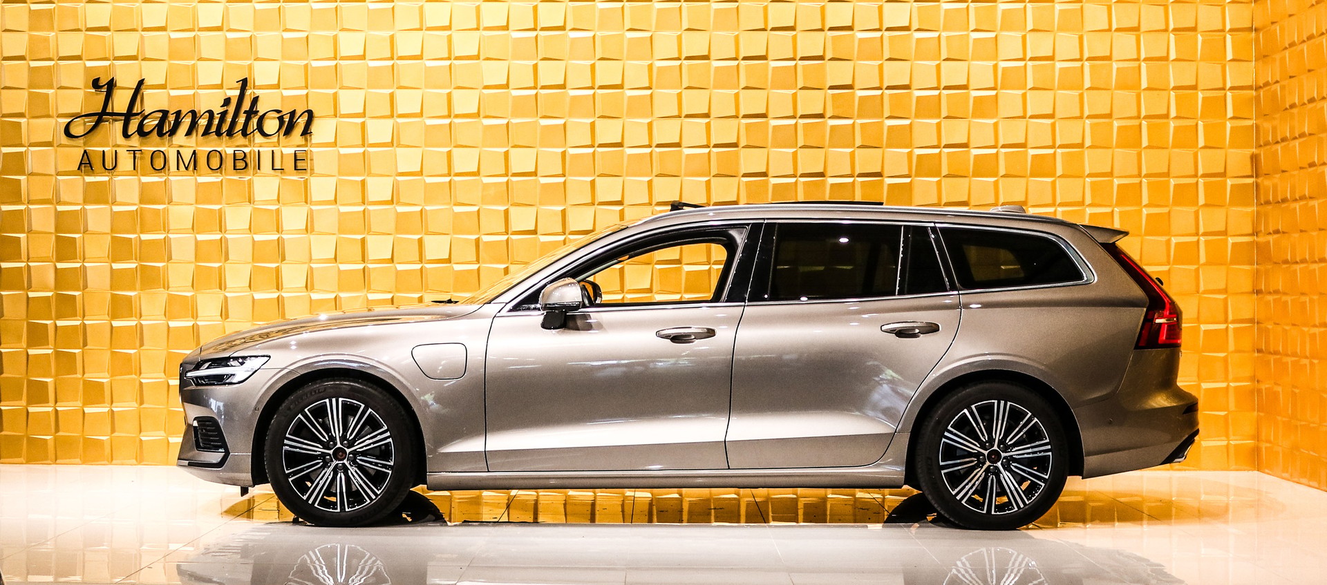 VOLVO V60 T6 eAWD Twin Engine Inscription Geartronic-image-4