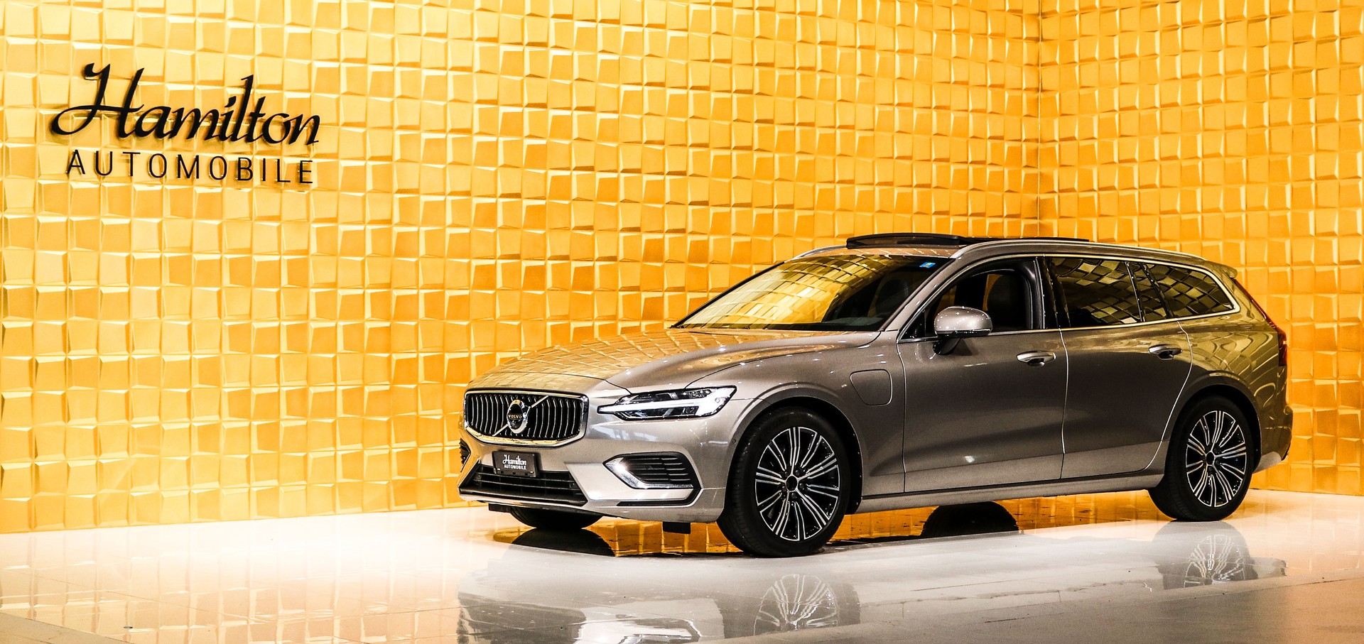 VOLVO V60 T6 eAWD Twin Engine Inscription Geartronic-showroom-element-1