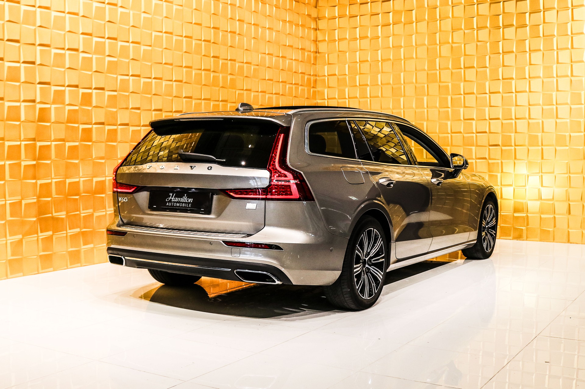 VOLVO V60 T6 eAWD Twin Engine Inscription Geartronic-image-6