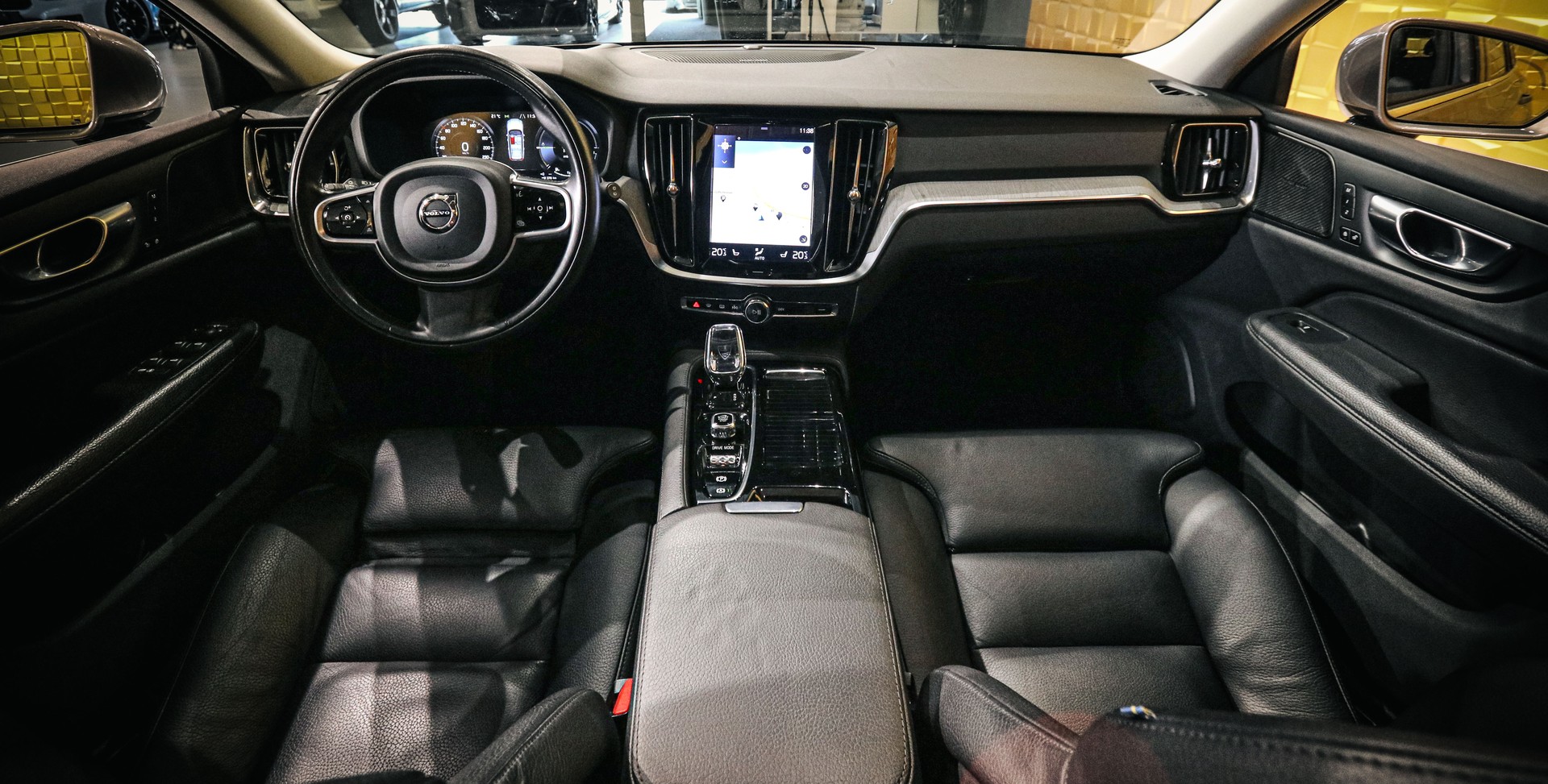 VOLVO V60 T6 eAWD Twin Engine Inscription Geartronic-image-12