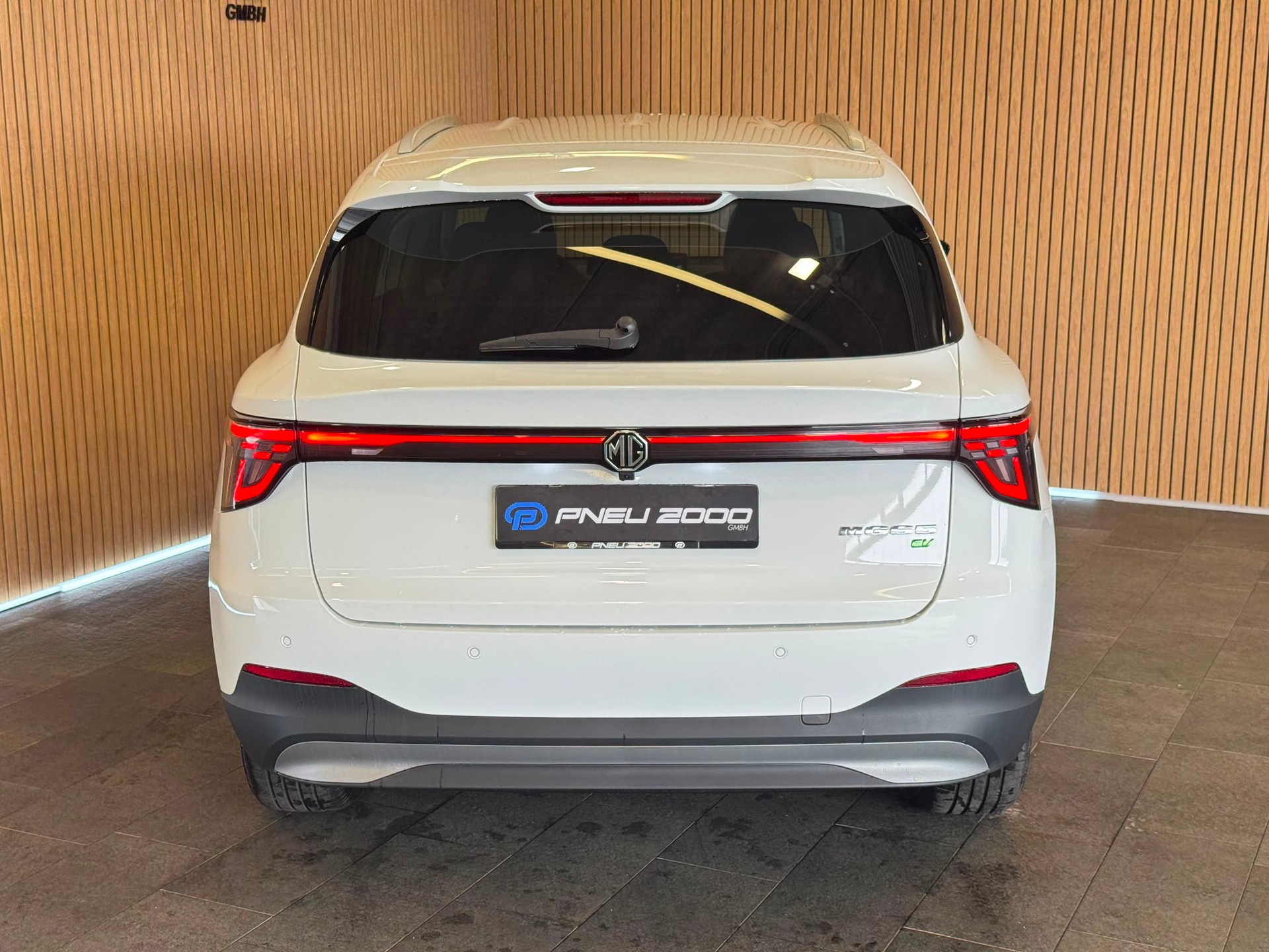 MG S5 EV 64kWh Luxury-image-3