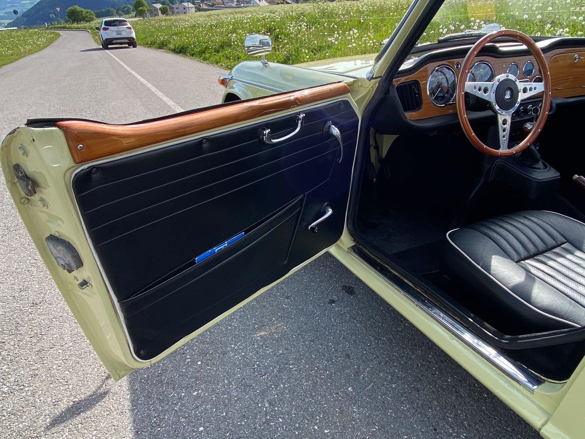 TRIUMPH TR4A-image-5