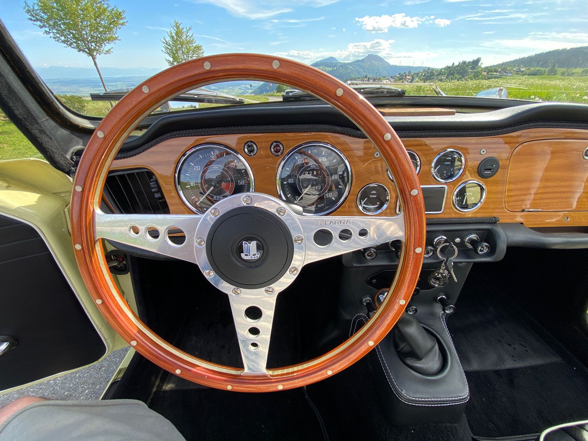 TRIUMPH TR4A-image-3