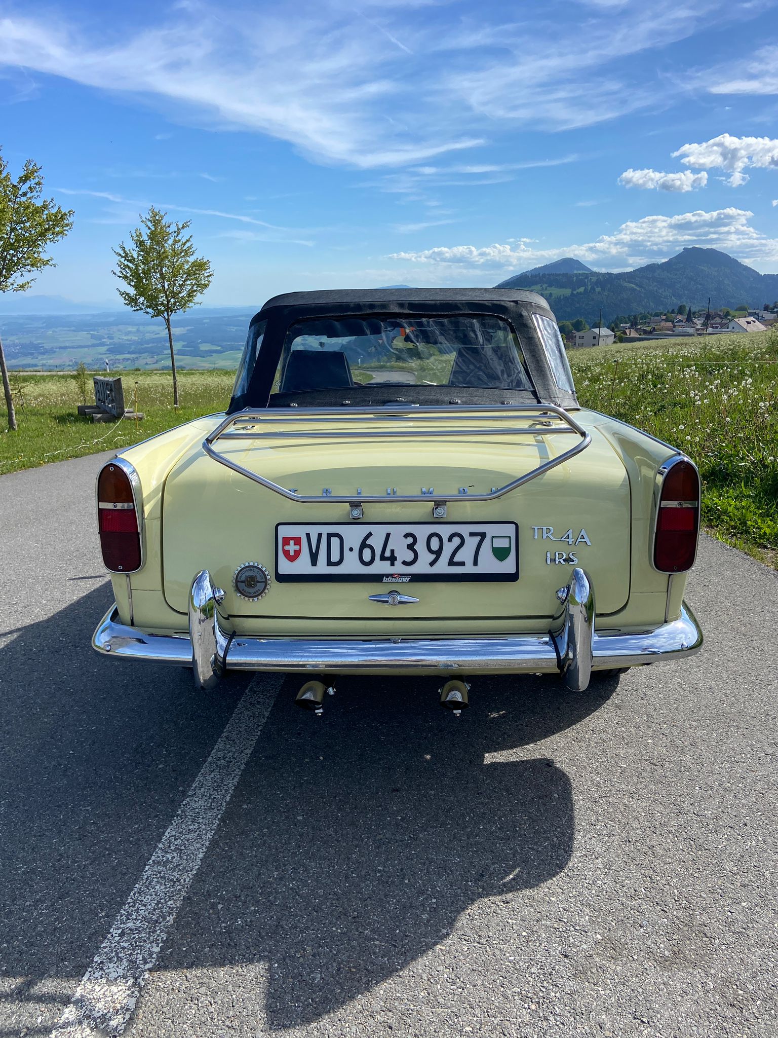 TRIUMPH TR4A-image-1