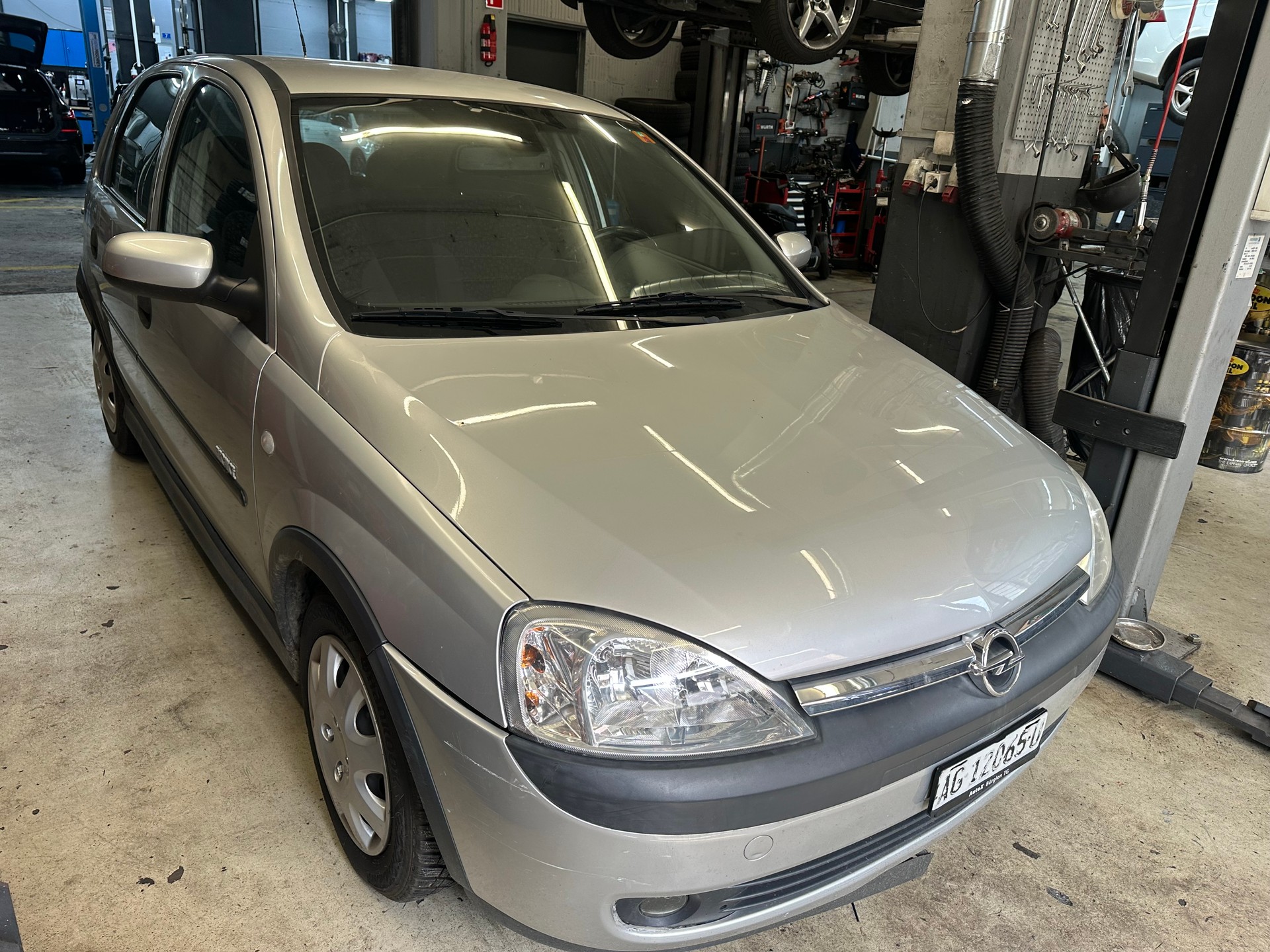OPEL Corsa 1.4 16V Elegance-image-2