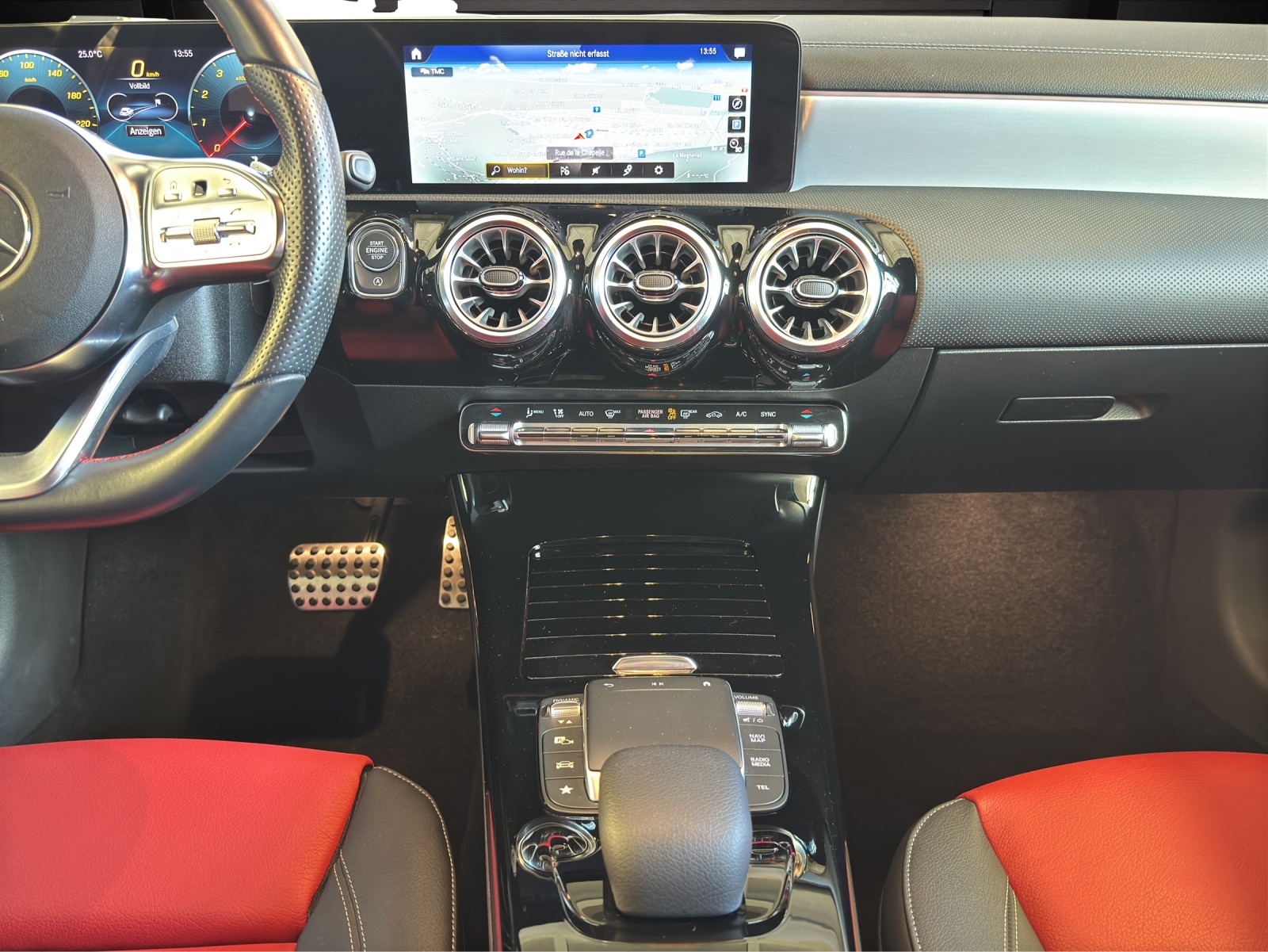 MERCEDES-BENZ A 200 AMG Line 8G 4M-image-9