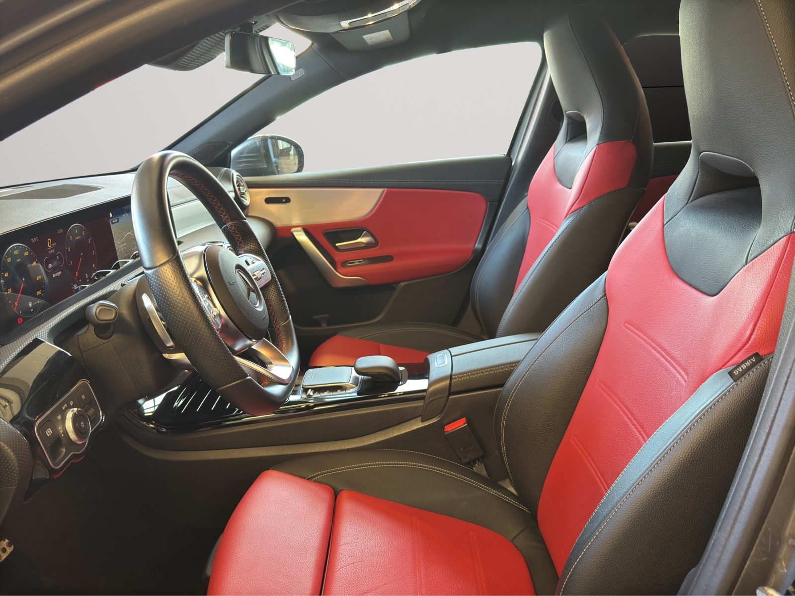 MERCEDES-BENZ A 200 AMG Line 8G 4M-image-10