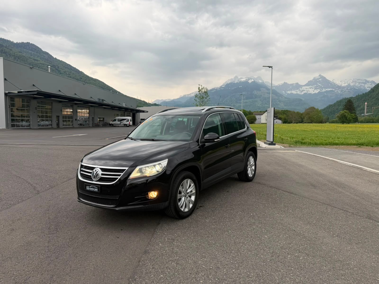 VW Tiguan 2.0 TSI Sport&Style-image-1