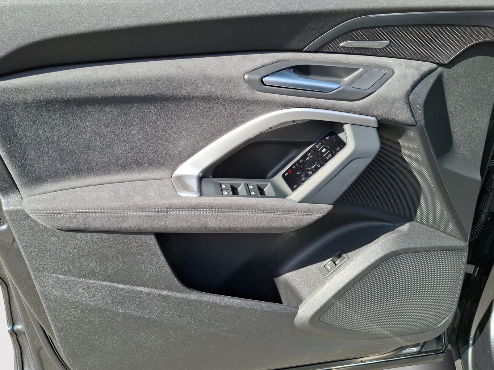 AUDI SQ5 TFSI quattro S-tronic-image-14
