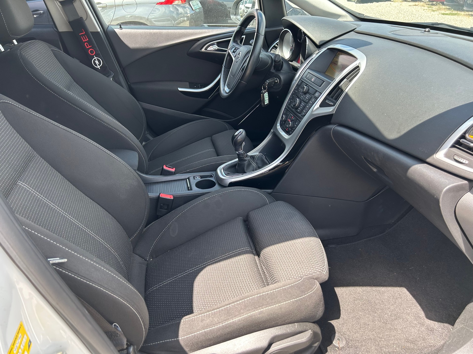 OPEL Astra SportsTourer 1.6i 16V Turbo Sport-image-9