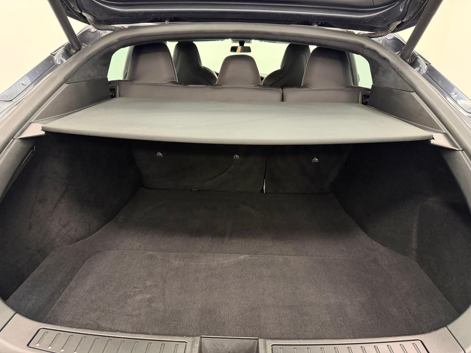 TESLA Model S 75 D-image-14