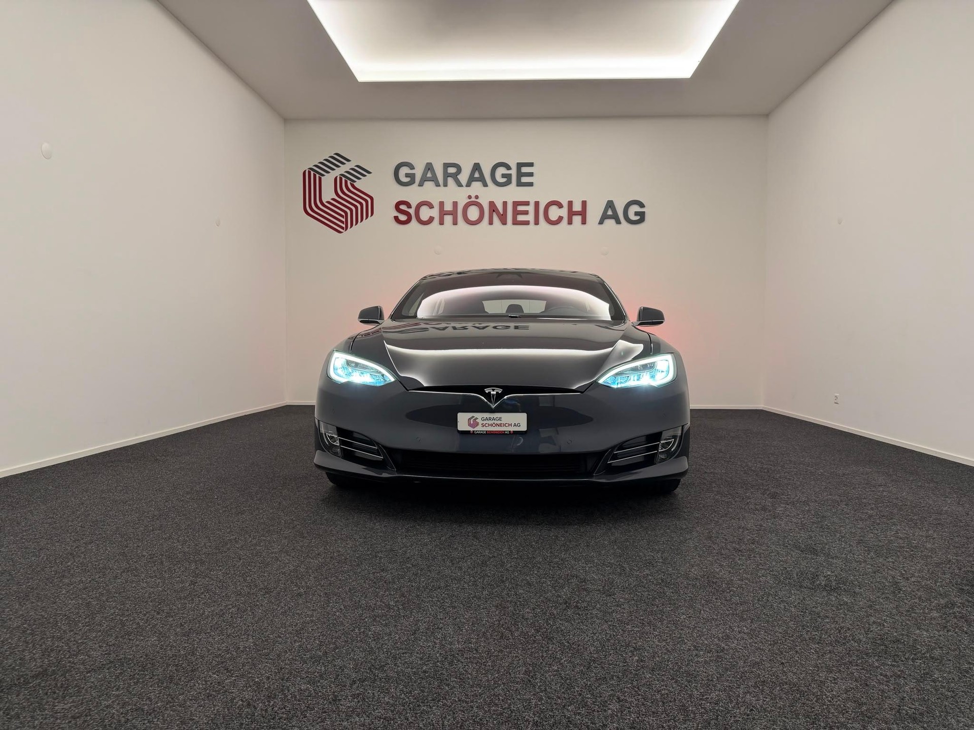 TESLA Model S 75 D-image-1