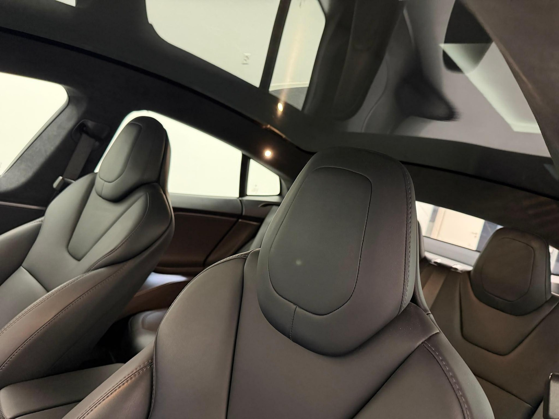 TESLA Model S 75 D-image-12