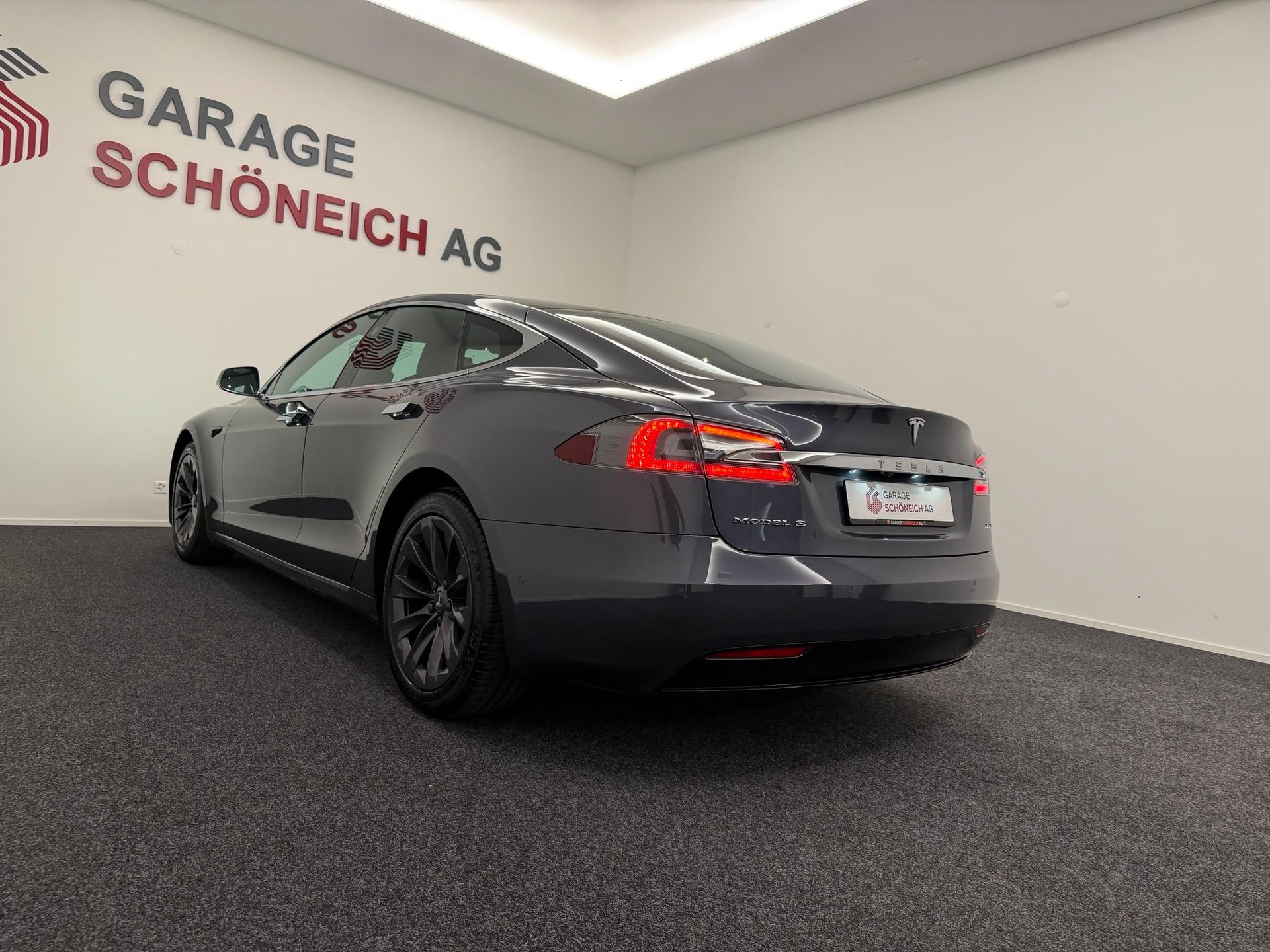 TESLA Model S 75 D-image-6