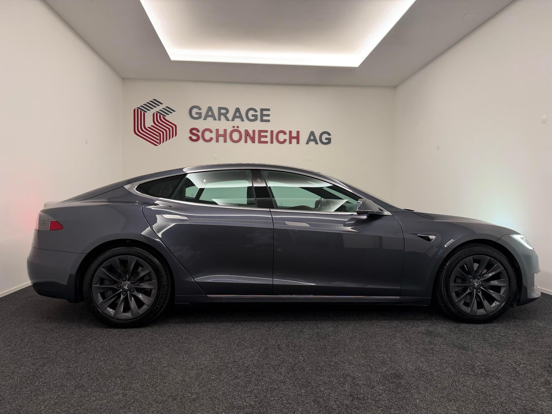 TESLA Model S 75 D-image-3