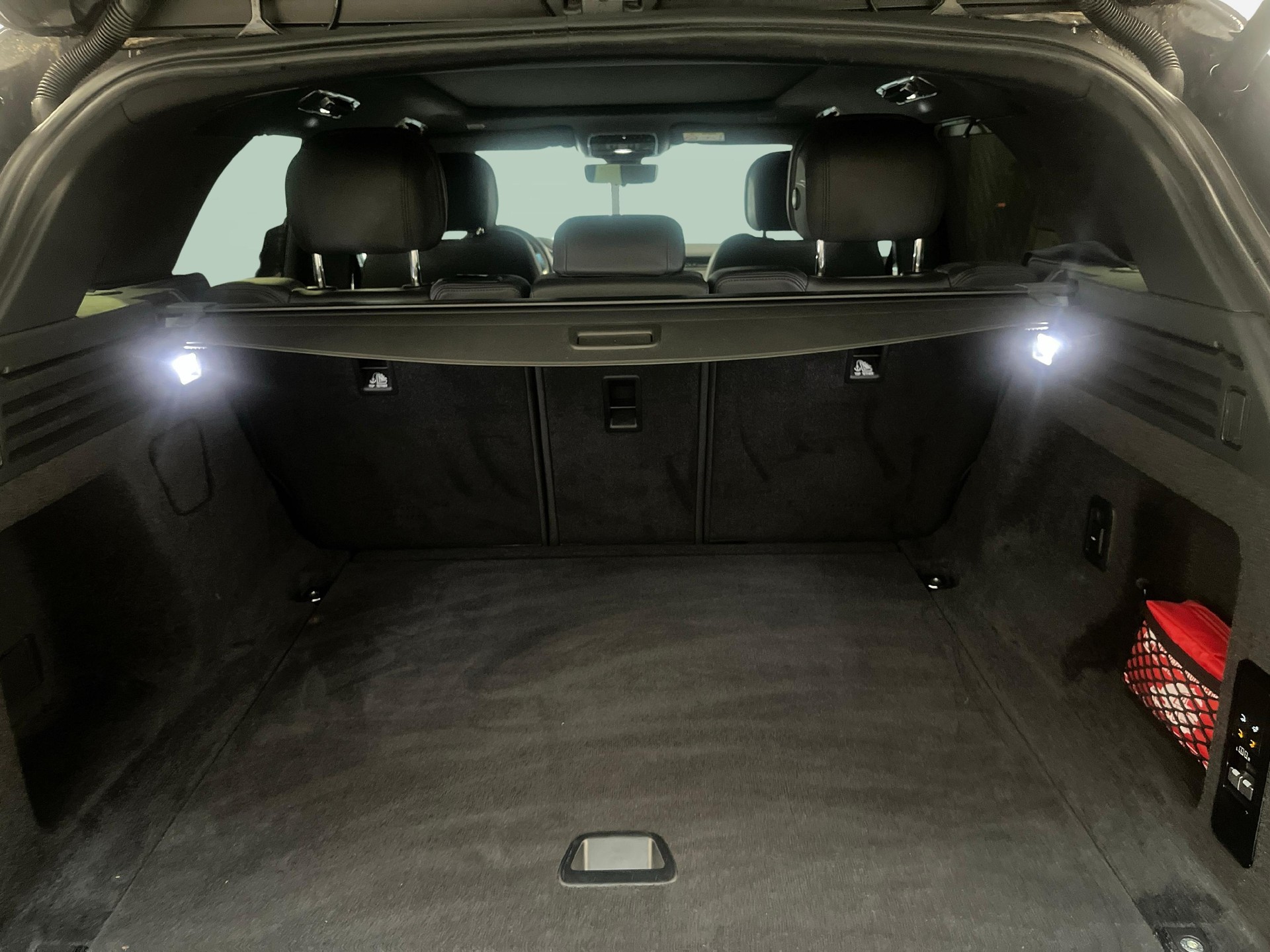 LAND ROVER Range Rover Sport 3.0 TD6 300 SE Dynamic-image-11